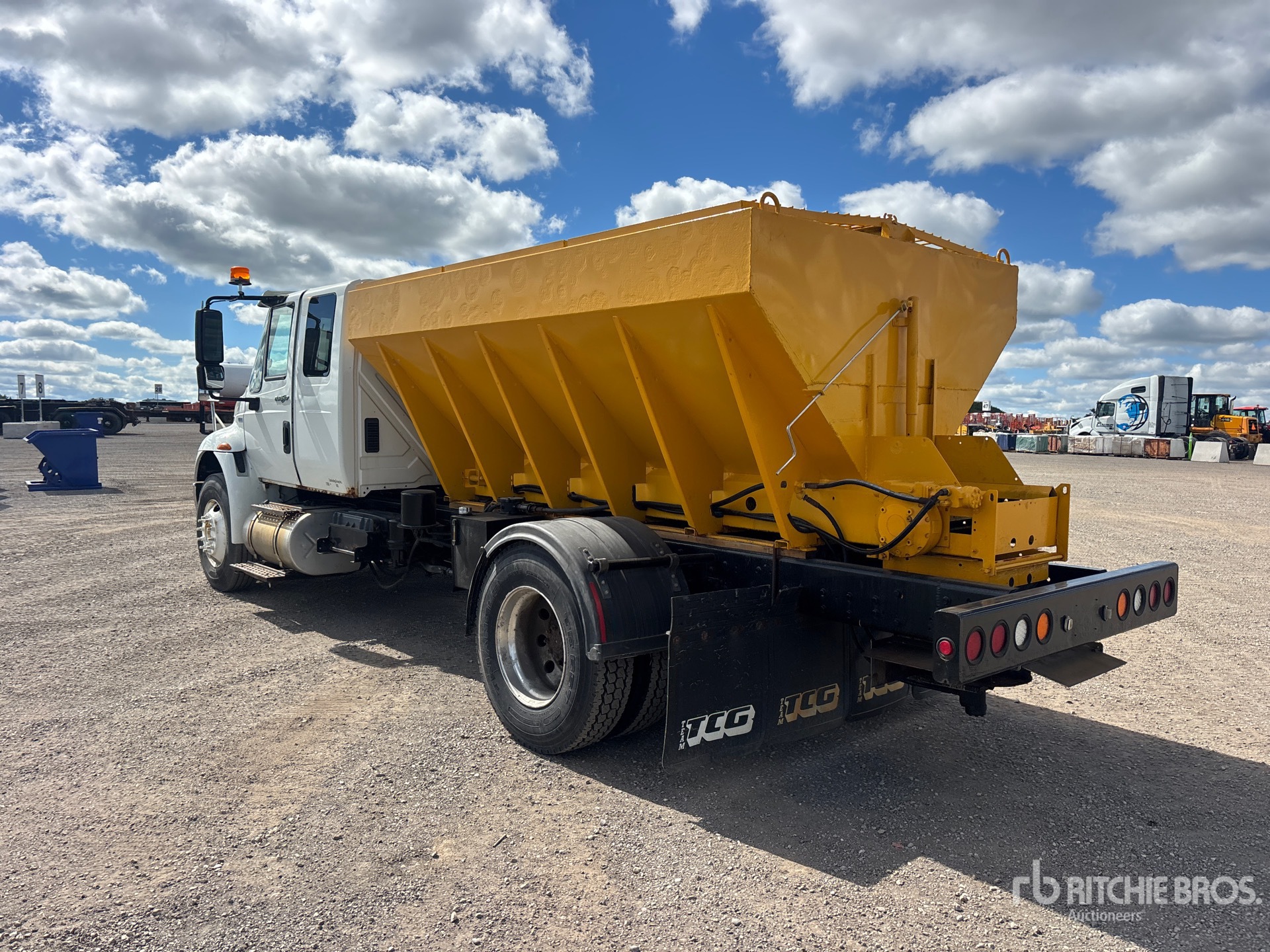 2014 International 4300M7 SBA