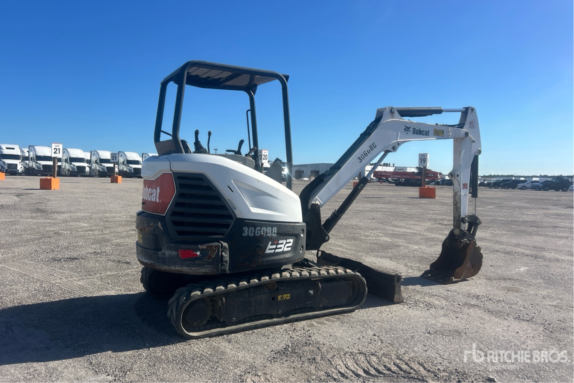 2019 Bobcat E32I