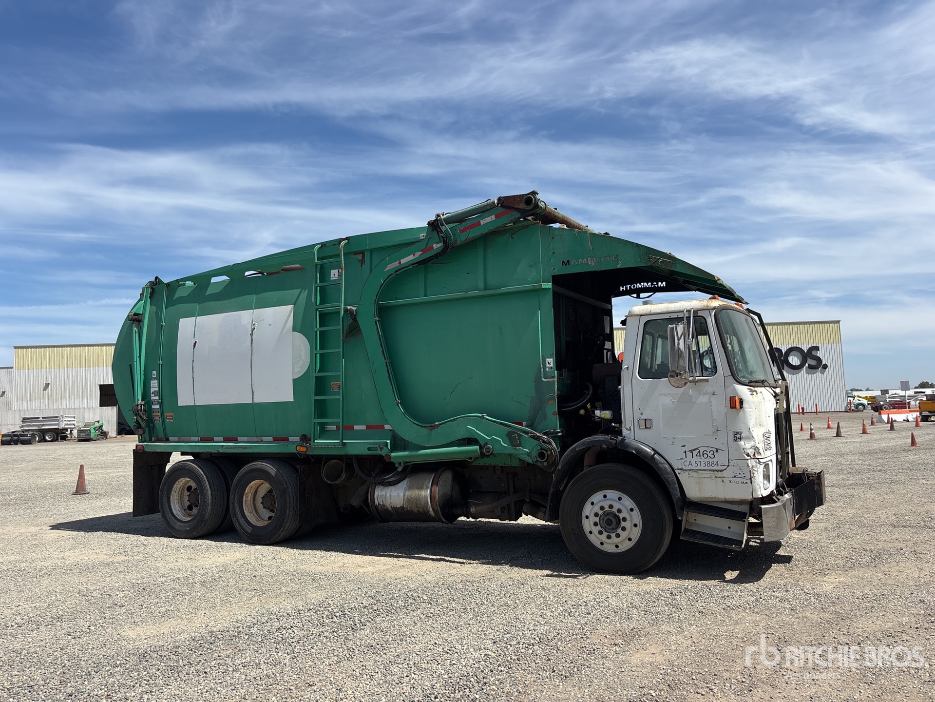 2007 Autocar 6x4 Front Loader