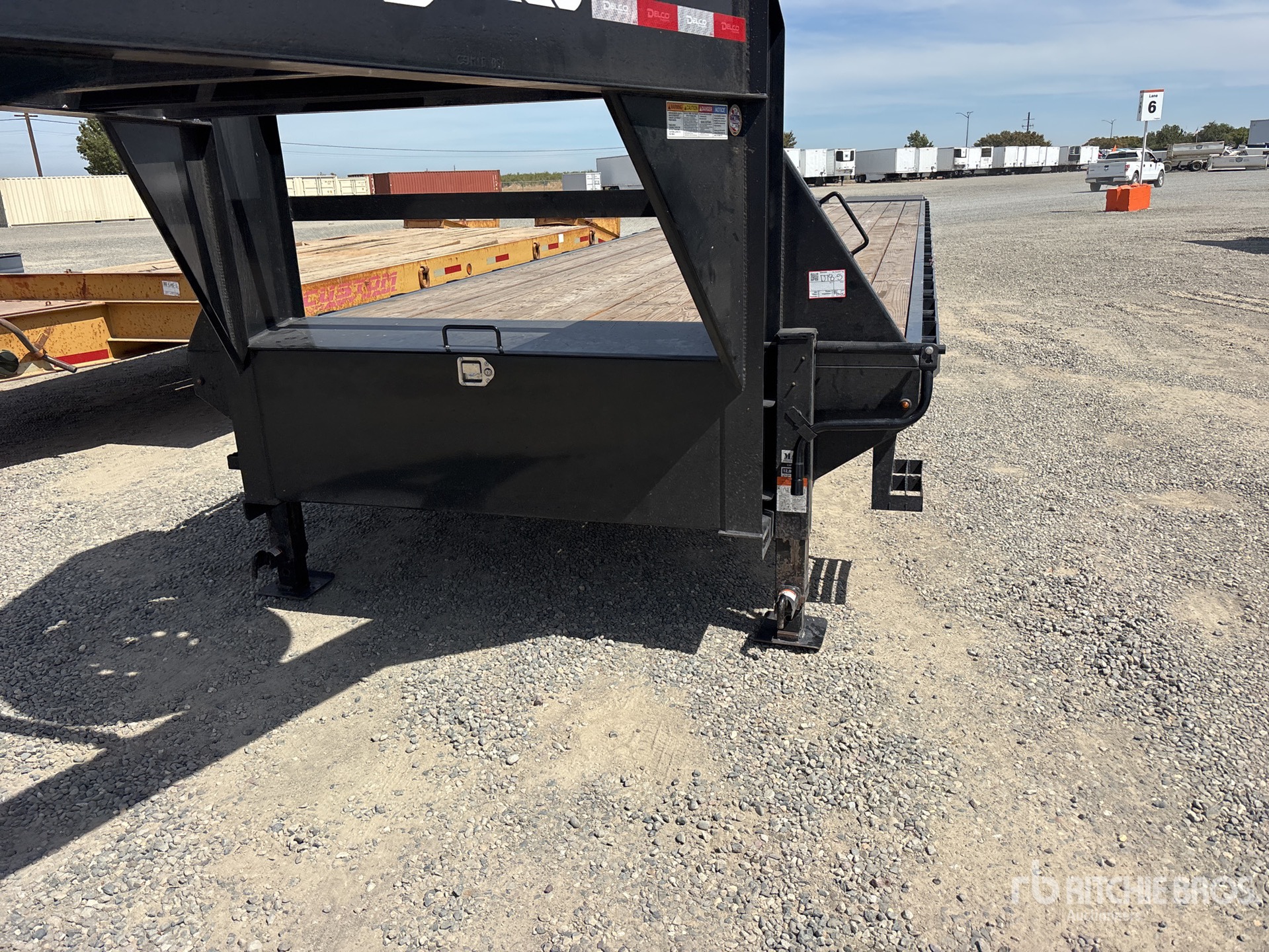 2026 Delco 40 ft T/A Gooseneck Gooseneck