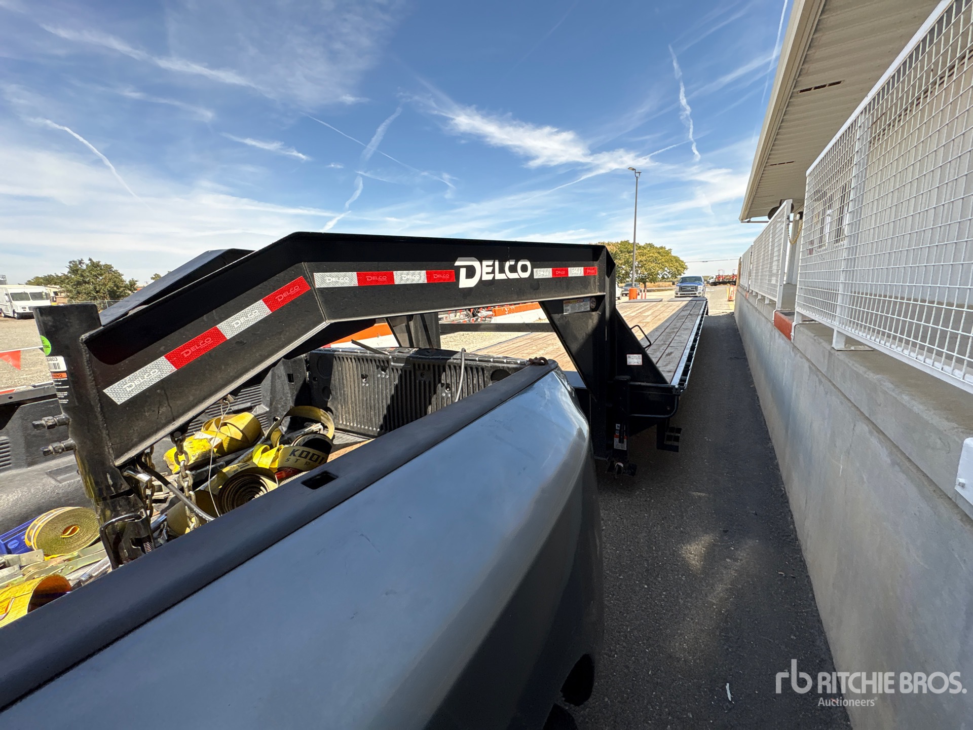 2026 Delco 40 ft T/A Gooseneck Gooseneck