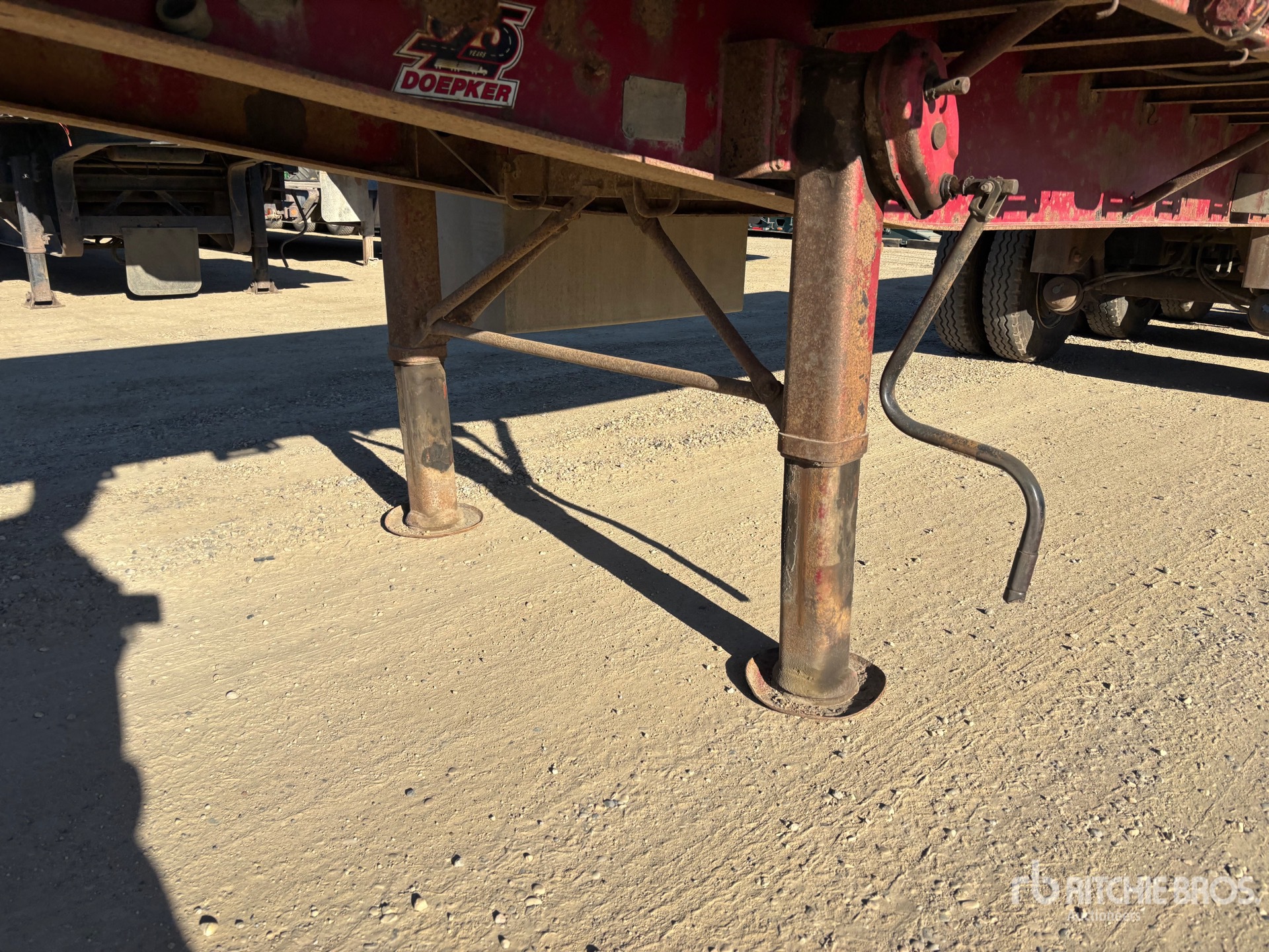 1998 Doepker 32 FT SUPER B-TRAIN LEAD