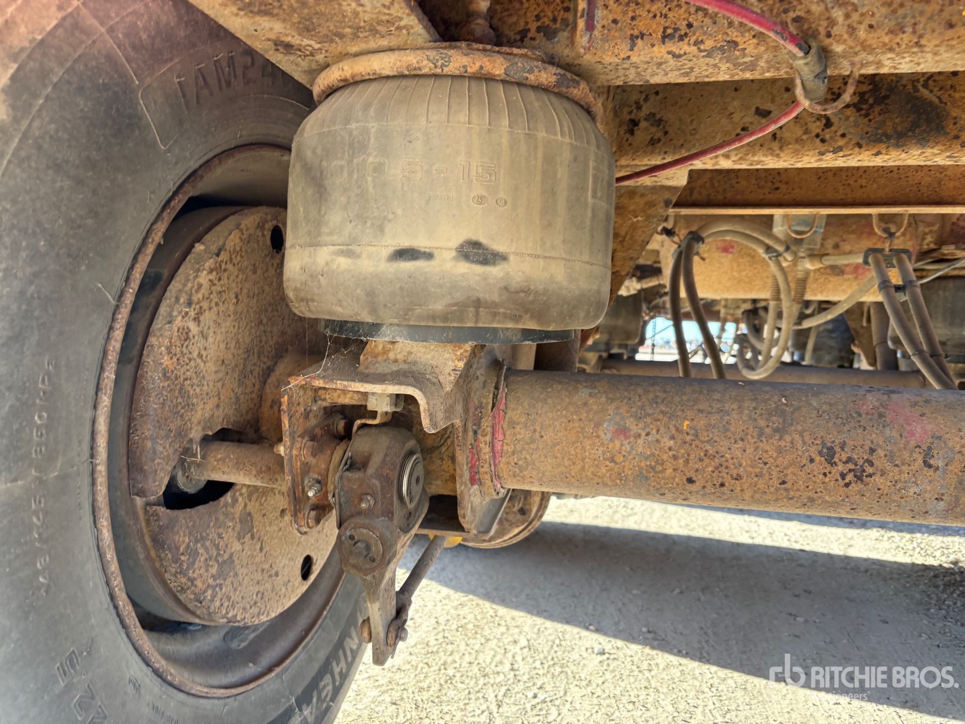 1998 Doepker 32 FT SUPER B-TRAIN LEAD