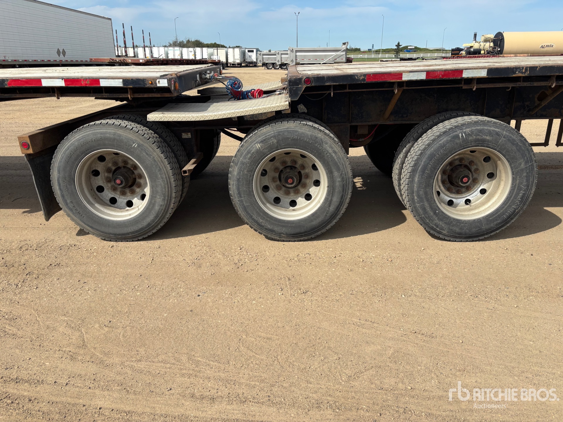 2005 Doepker 32 FT SUPER B-TRAIN LEAD