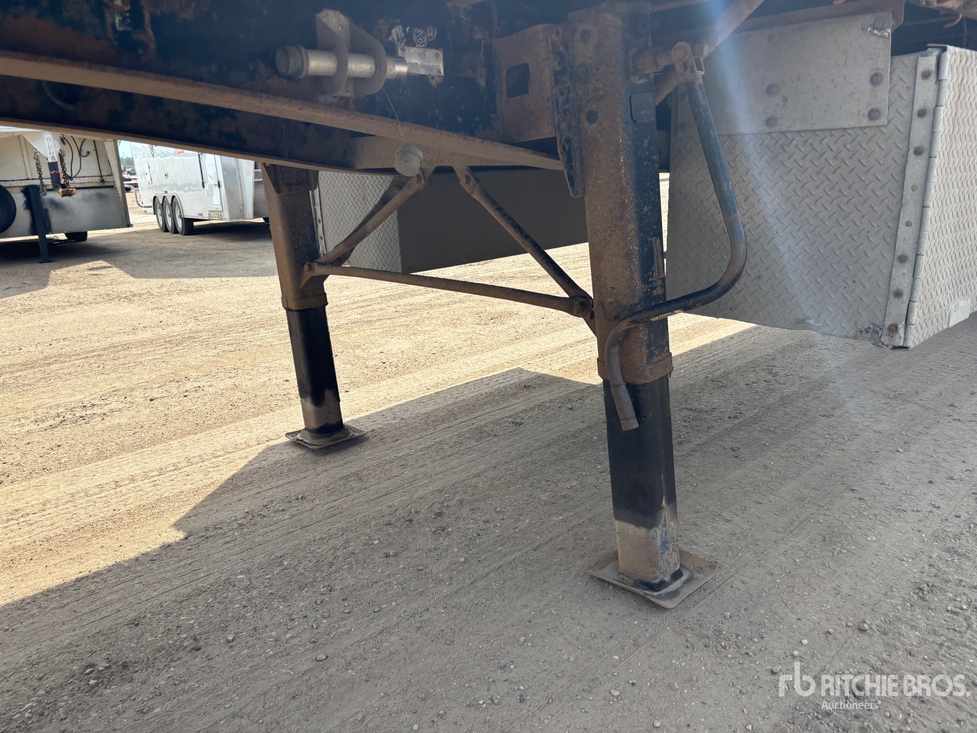 2005 Doepker 32 FT SUPER B-TRAIN LEAD