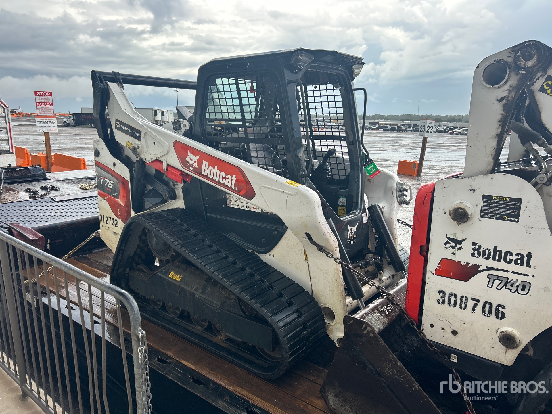Photo of 2023 Bobcat T76