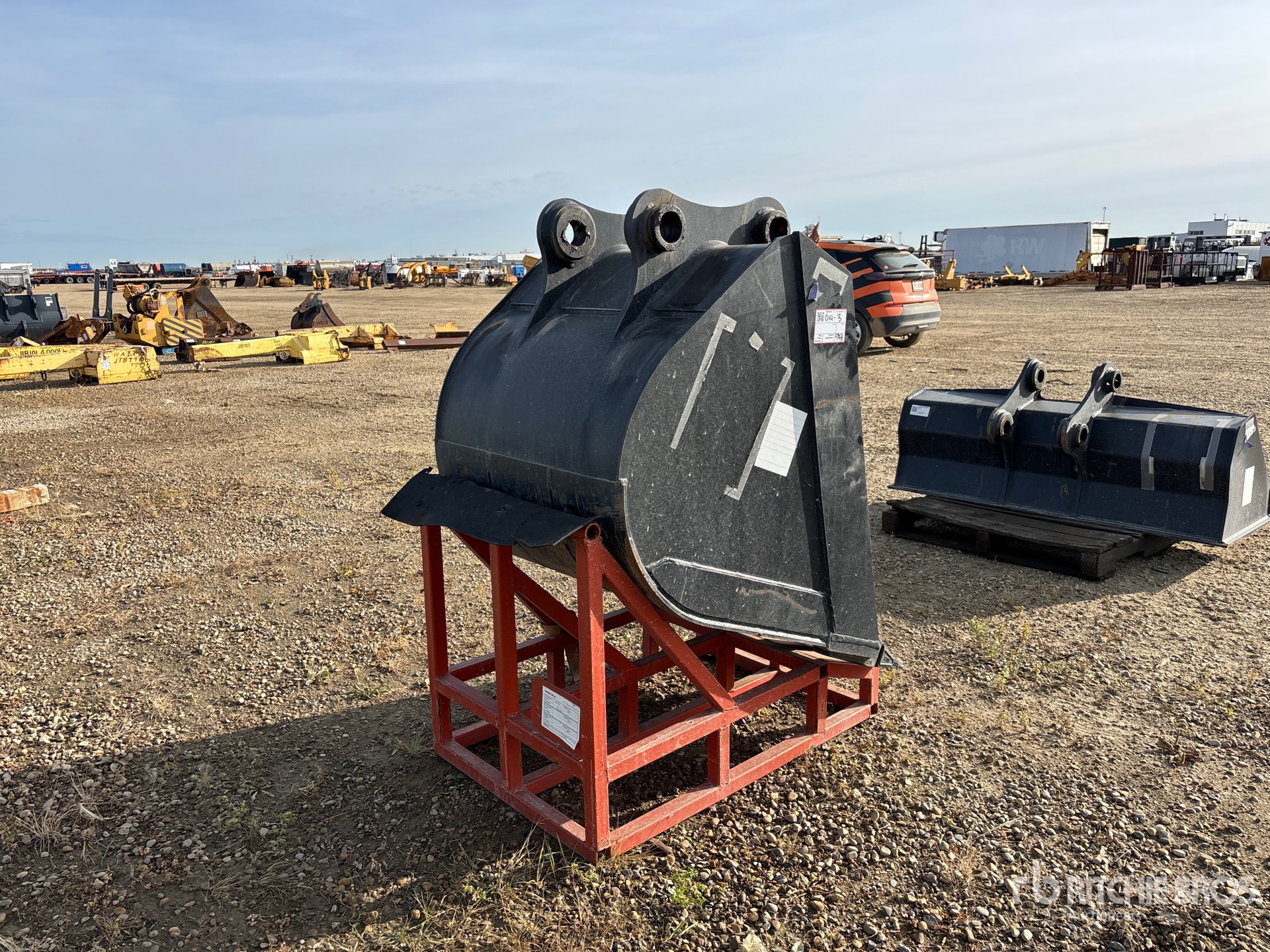 Hitachi 34 IN DIGGING - FITS 120 EXCAVATOR