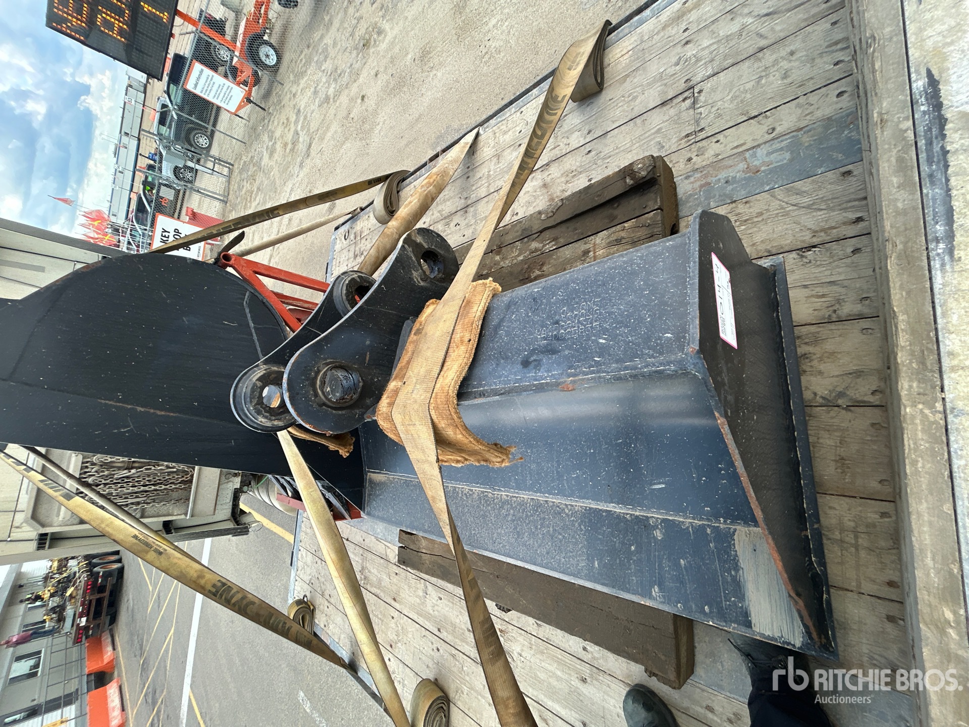 Hitachi 60 in Cleanup - Fits 120 Excavator