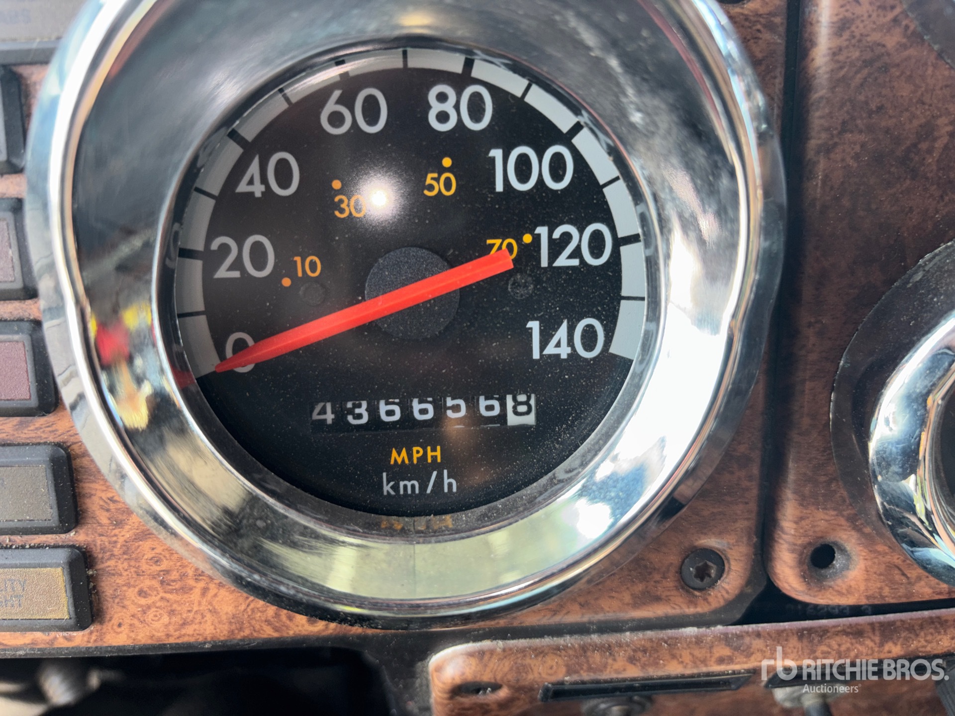 2007 Freightliner FLD120