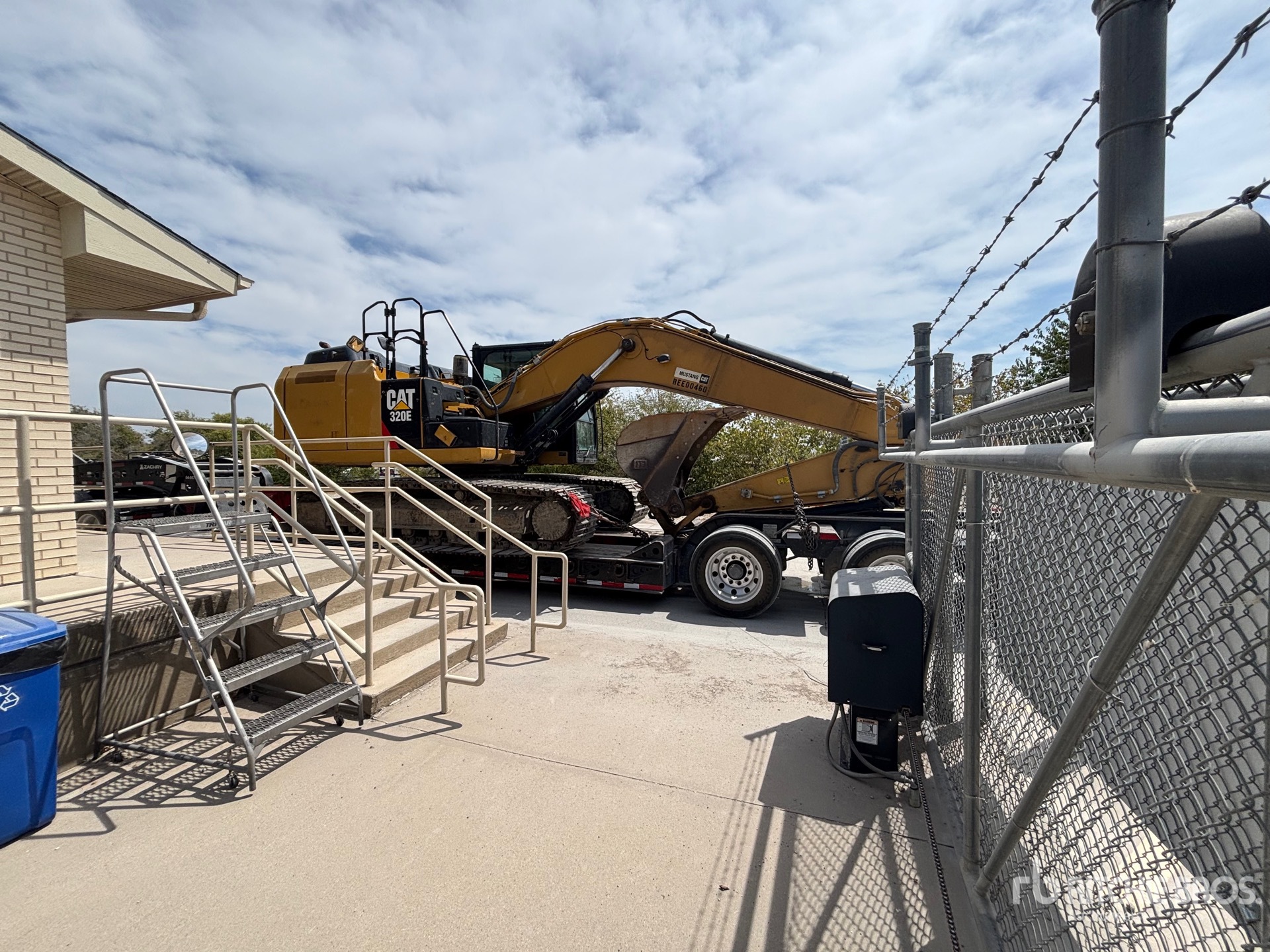 2013 Caterpillar 320E L