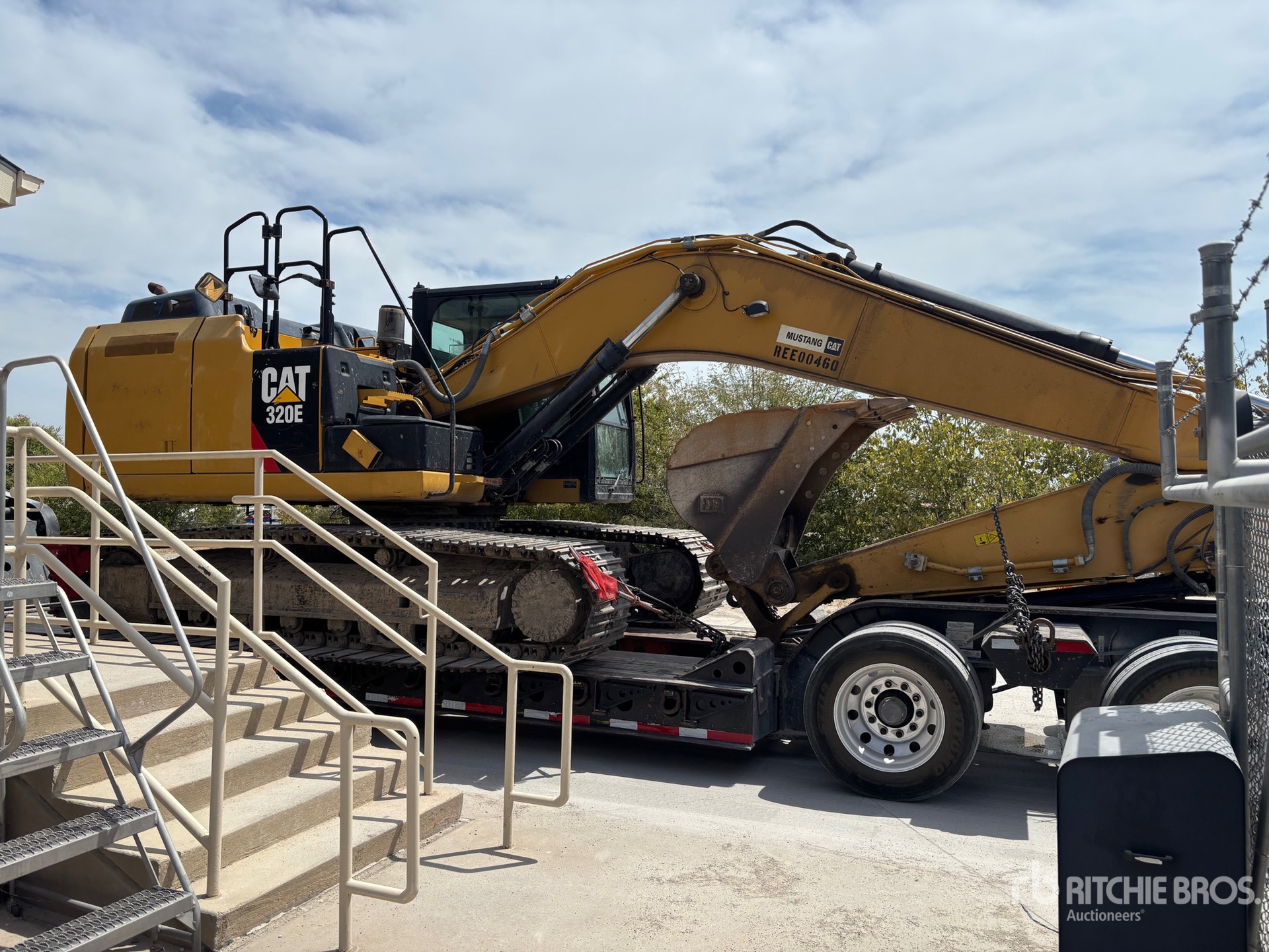 Photo of 2013 Caterpillar 320E L