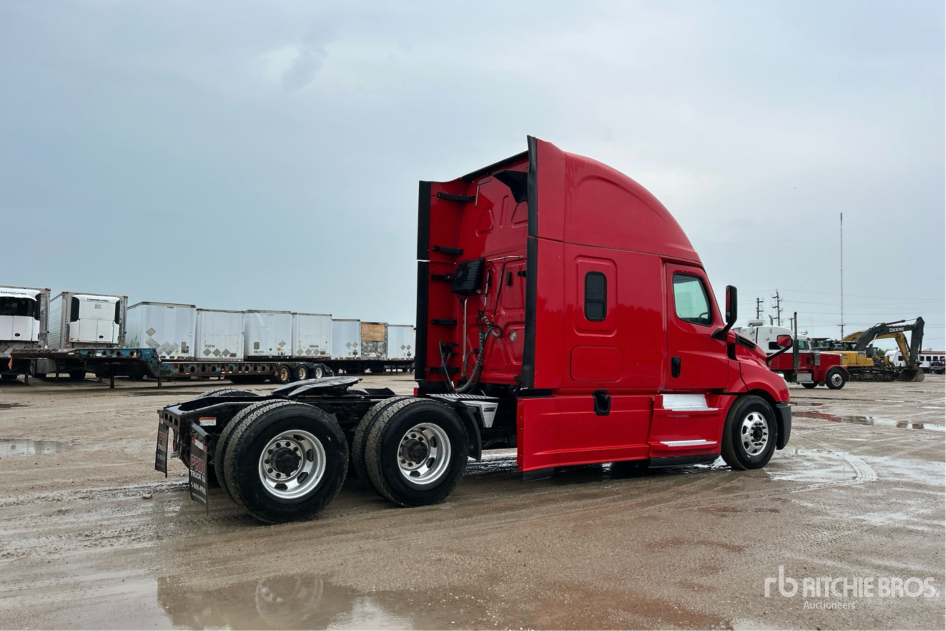 2020 Freightliner CASCADIA 126