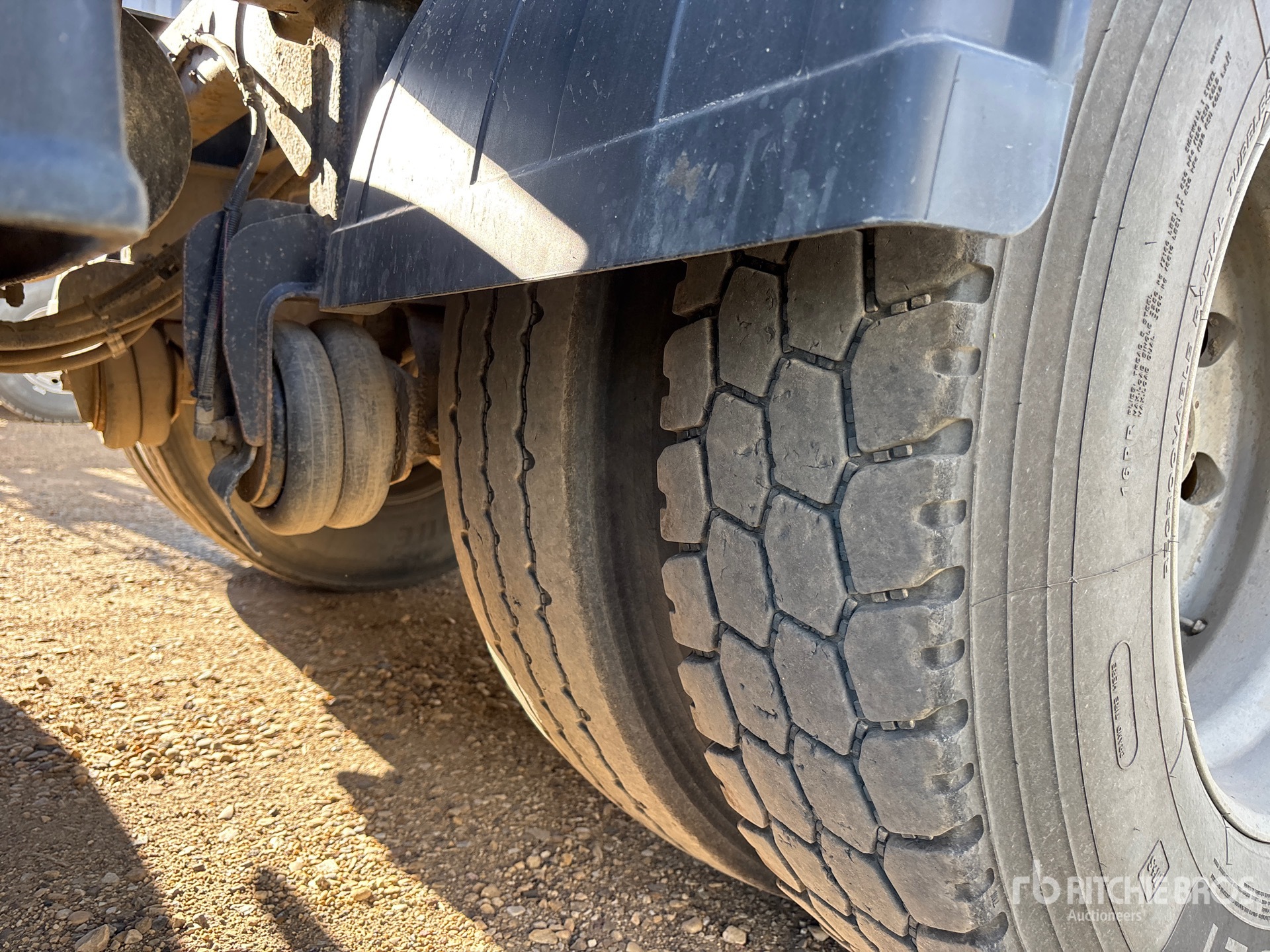 2012 Load King  28 FT SUPER B-TRAIN LEAD