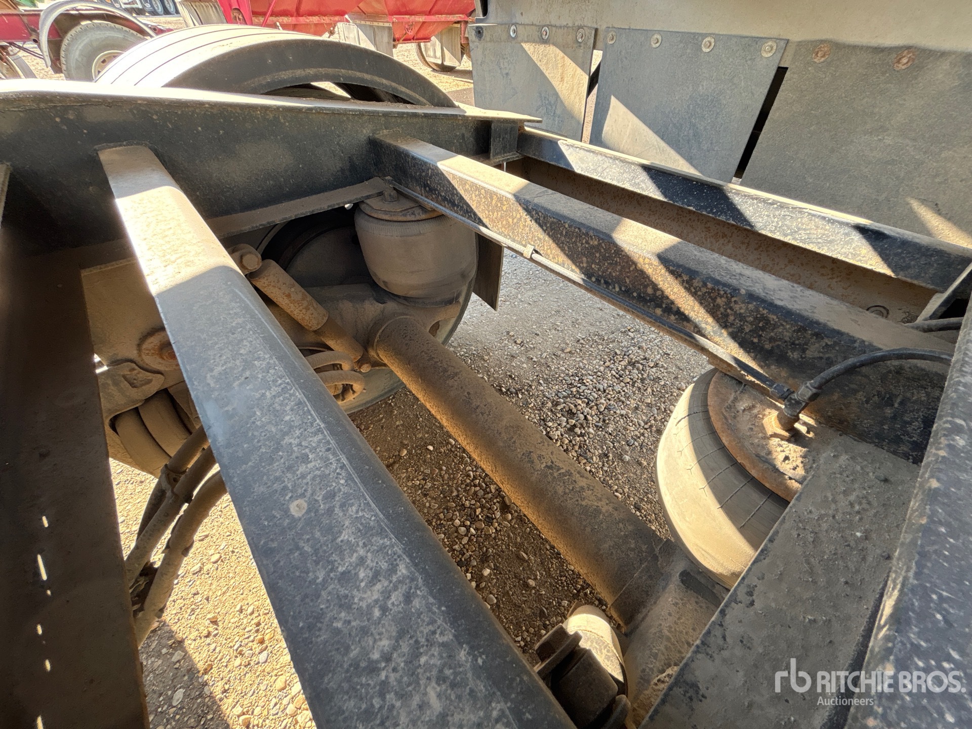 2012 Load King  28 FT SUPER B-TRAIN LEAD