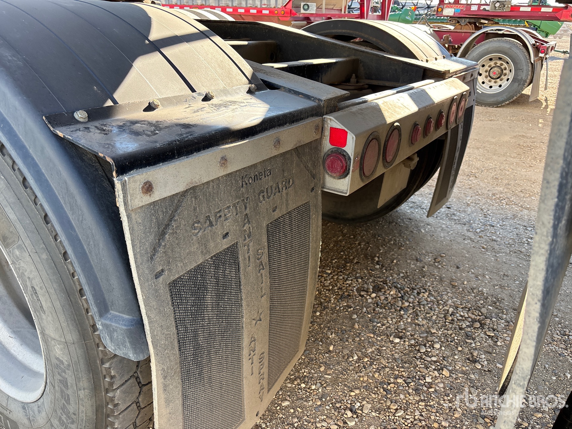 2012 Load King  28 FT SUPER B-TRAIN LEAD