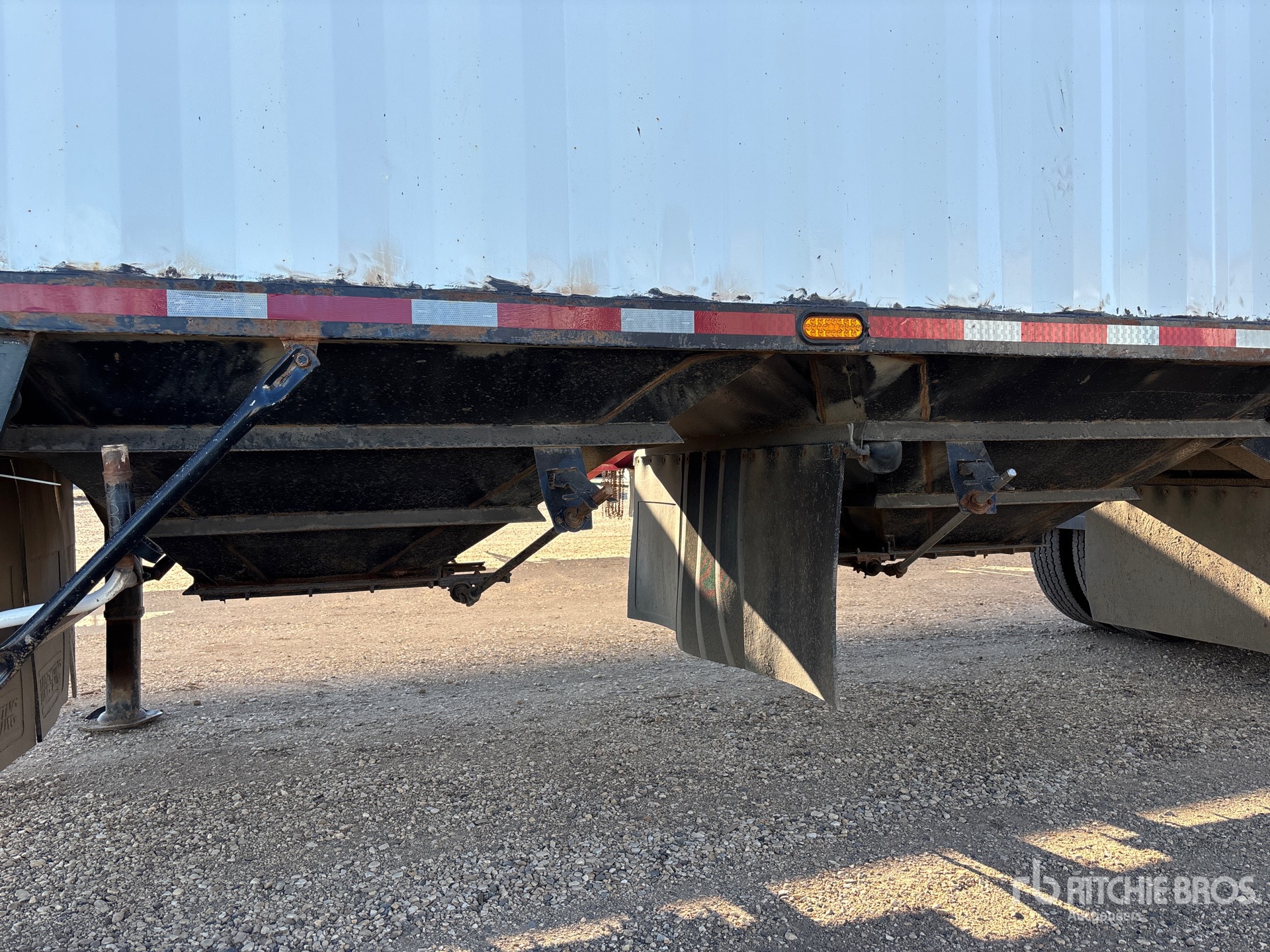 2012 Load King  28 FT SUPER B-TRAIN LEAD
