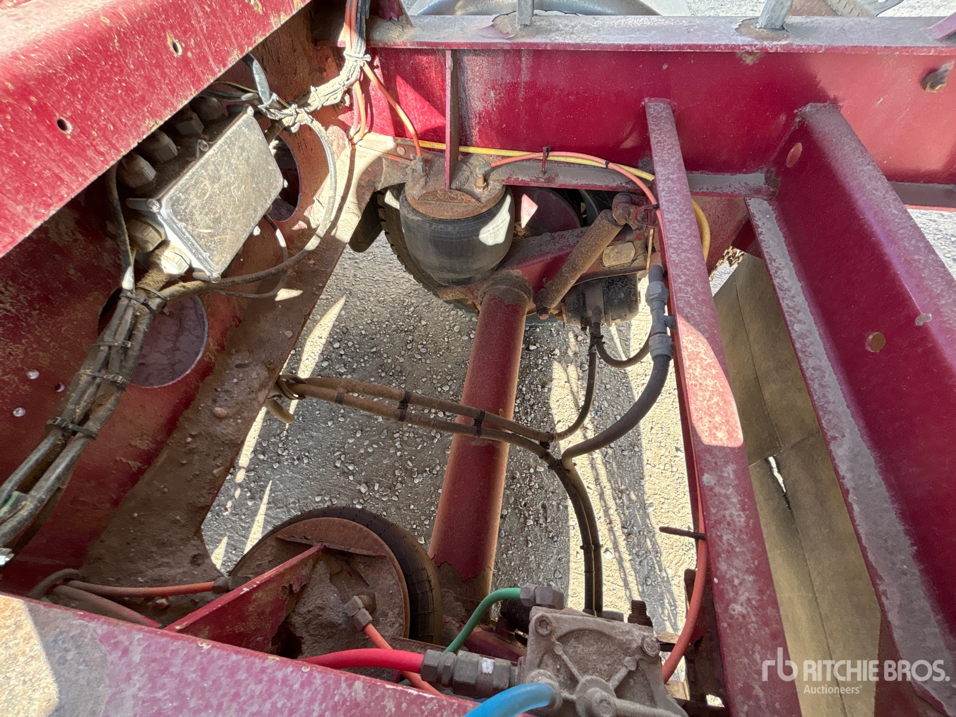 2015 Doepker 28 FT SUPER B-TRAIN LEAD