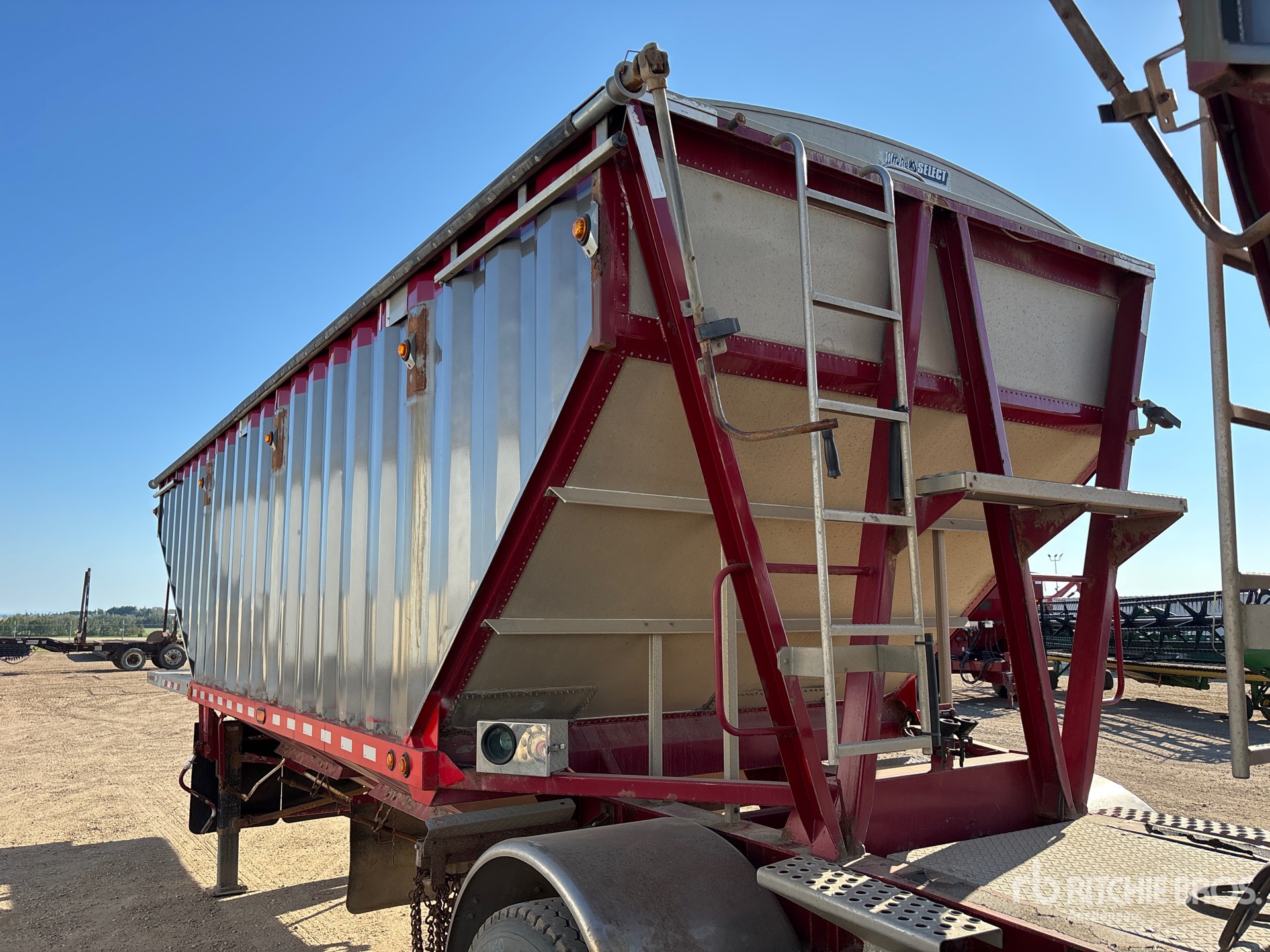 2015 Doepker 28 FT SUPER B-TRAIN LEAD