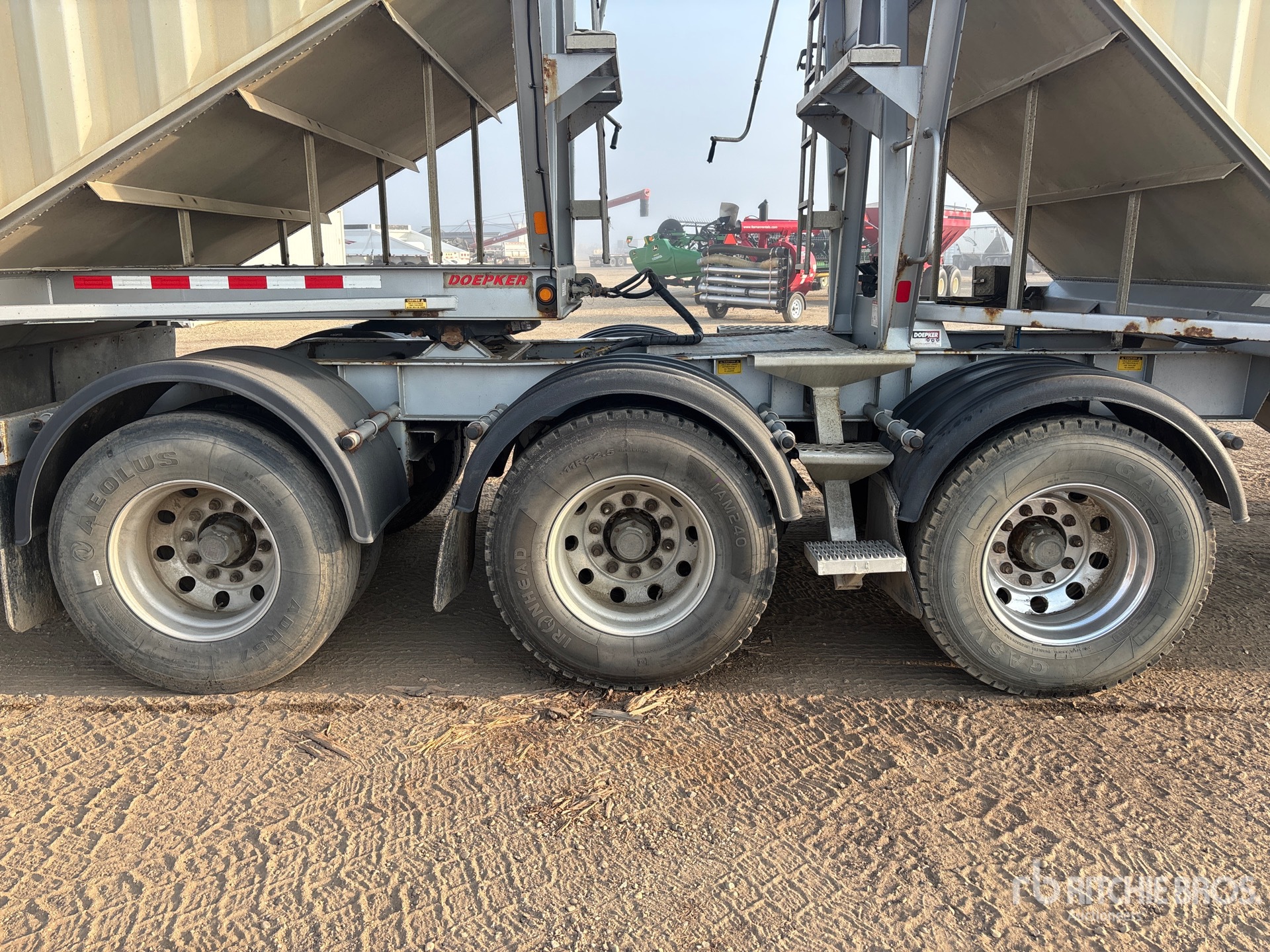 2016 Doepker 28 FT SUPER B-TRAIN LEAD