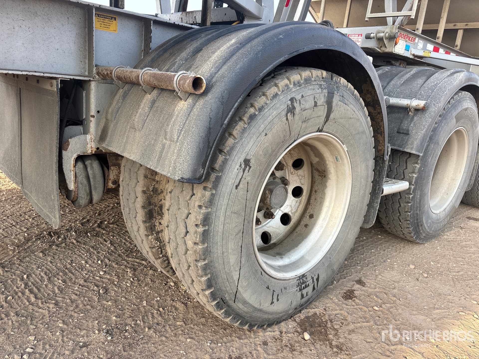 2016 Doepker 28 FT SUPER B-TRAIN LEAD