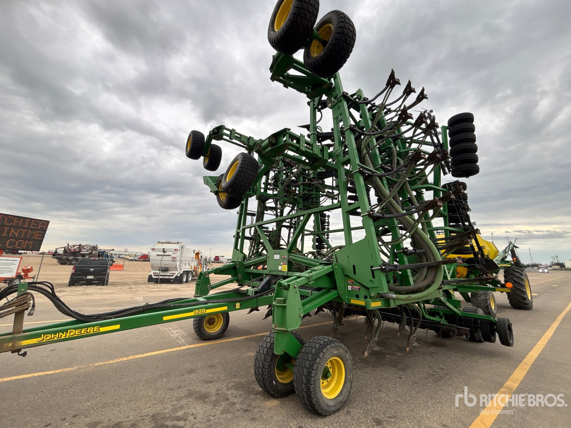 2002 John Deere 1820