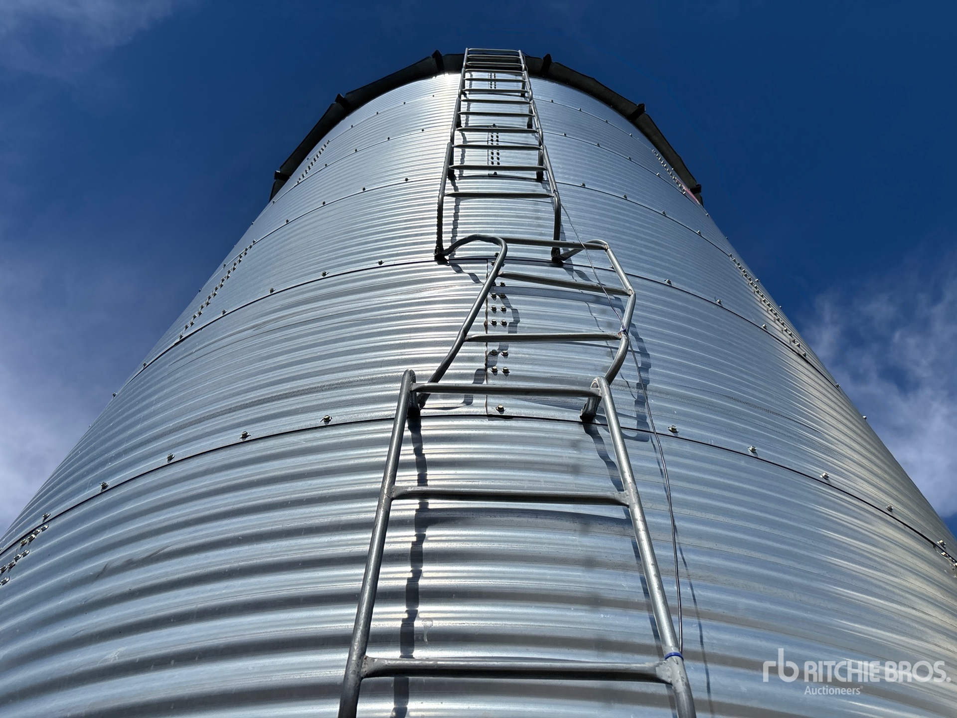 Twister +/- 4000 bu 6 Ring Hopper