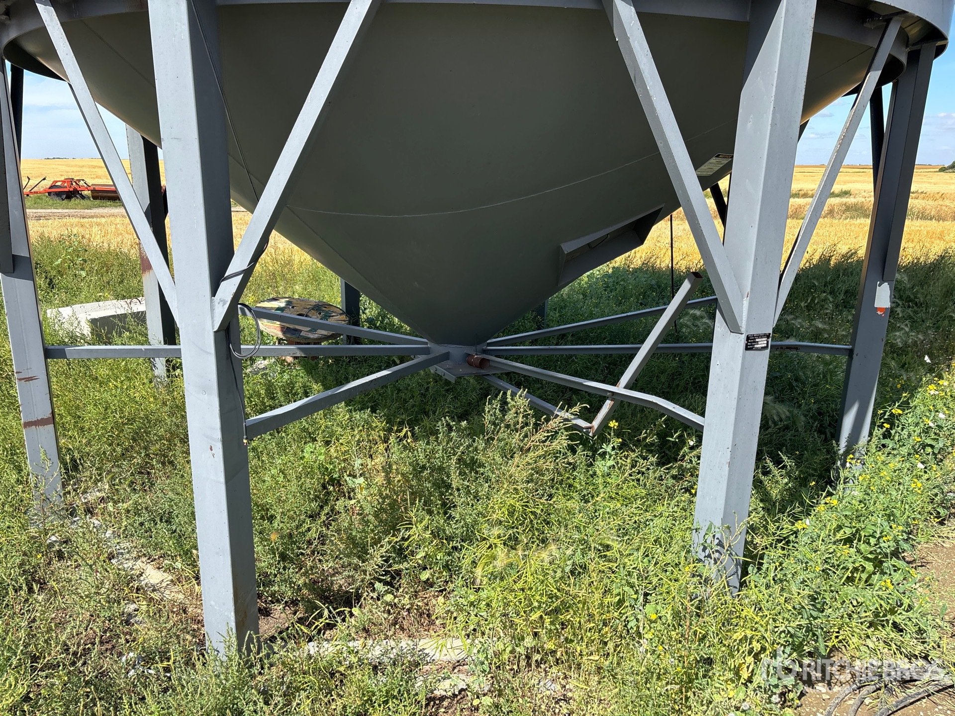 Twister +/- 4000 bu 6 Ring Hopper