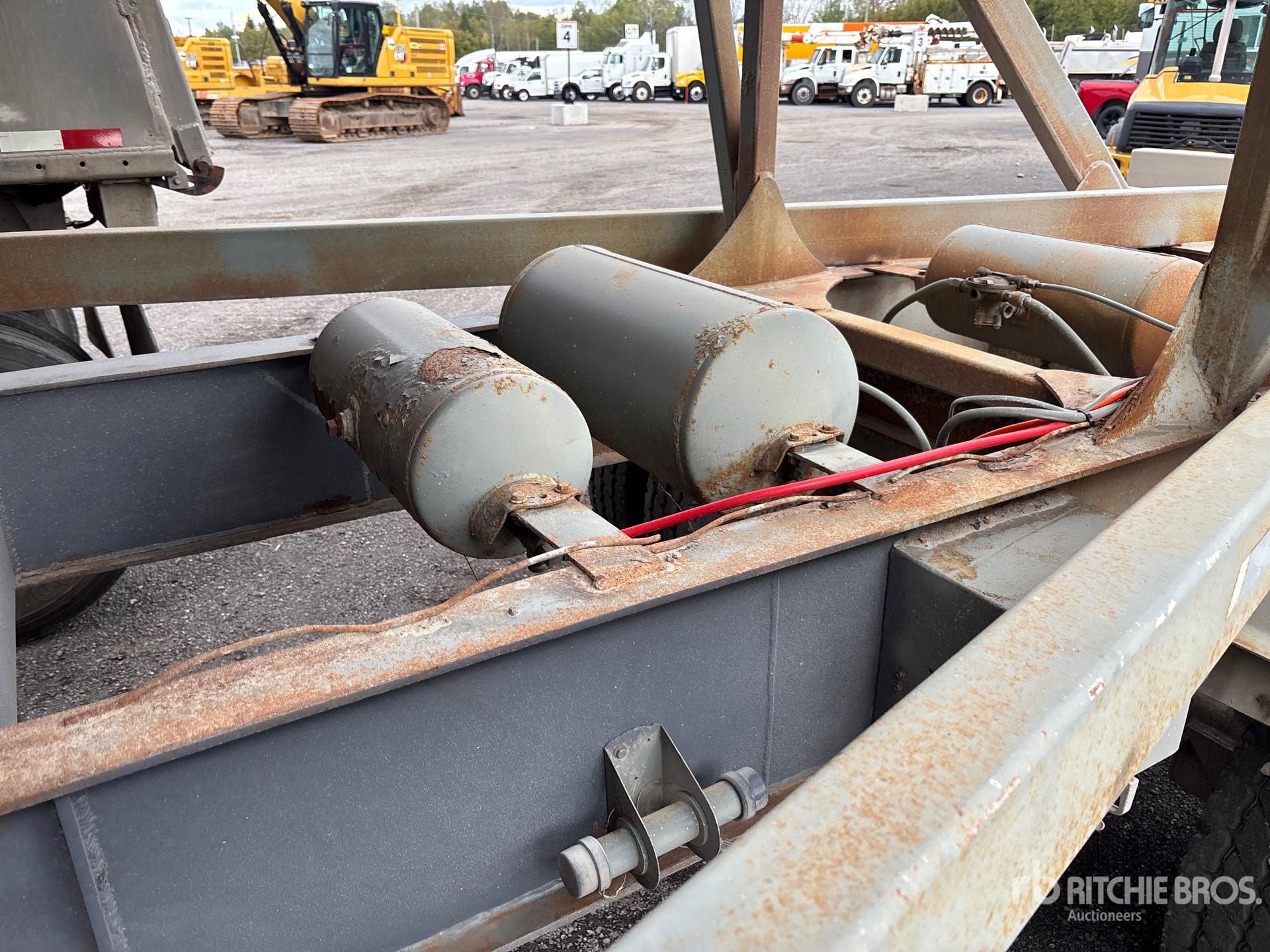 2000 Raglan 40 ft T/A