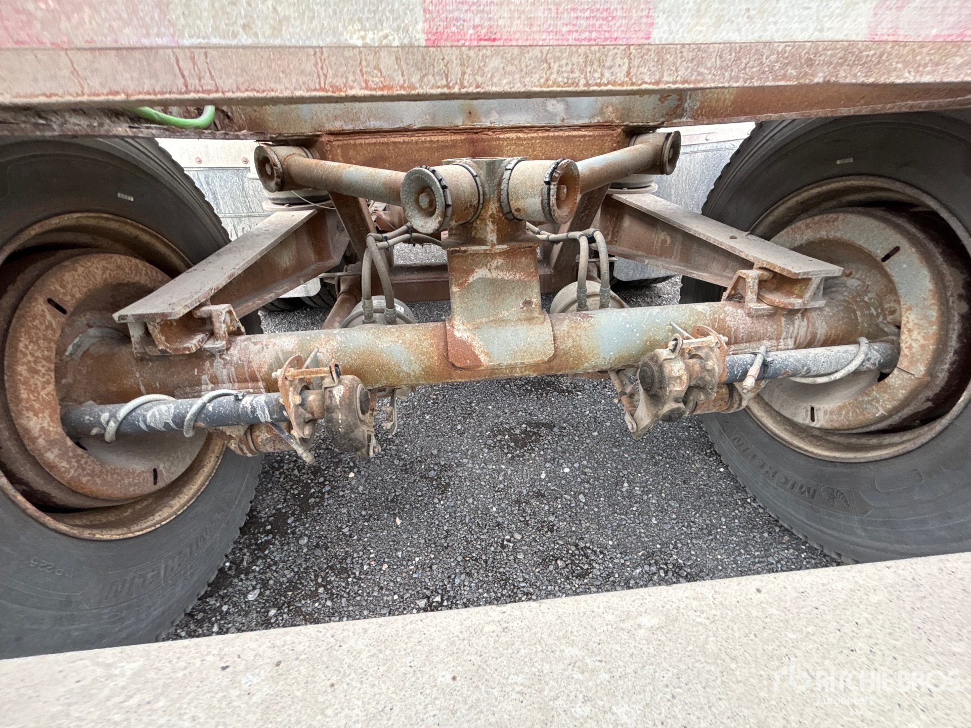 2000 Raglan 40 ft T/A