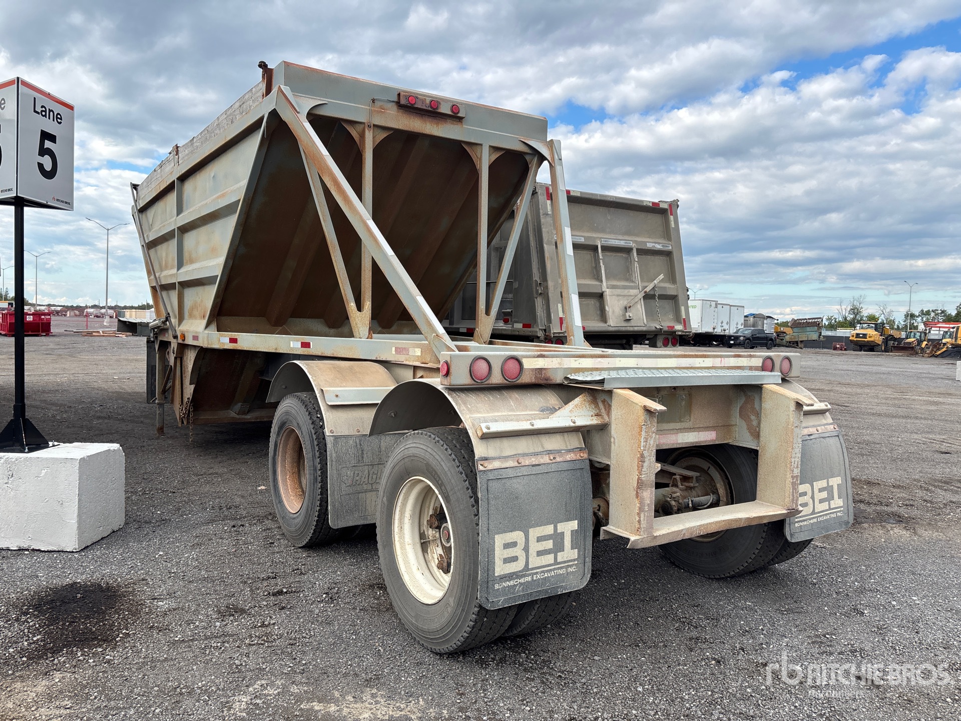 2000 Raglan 40 ft T/A