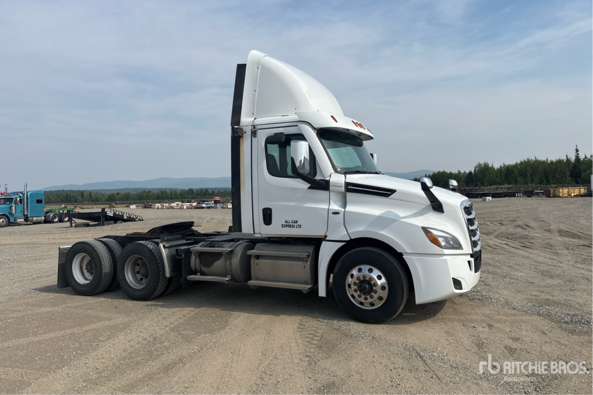 2021 Freightliner CASCADIA 126