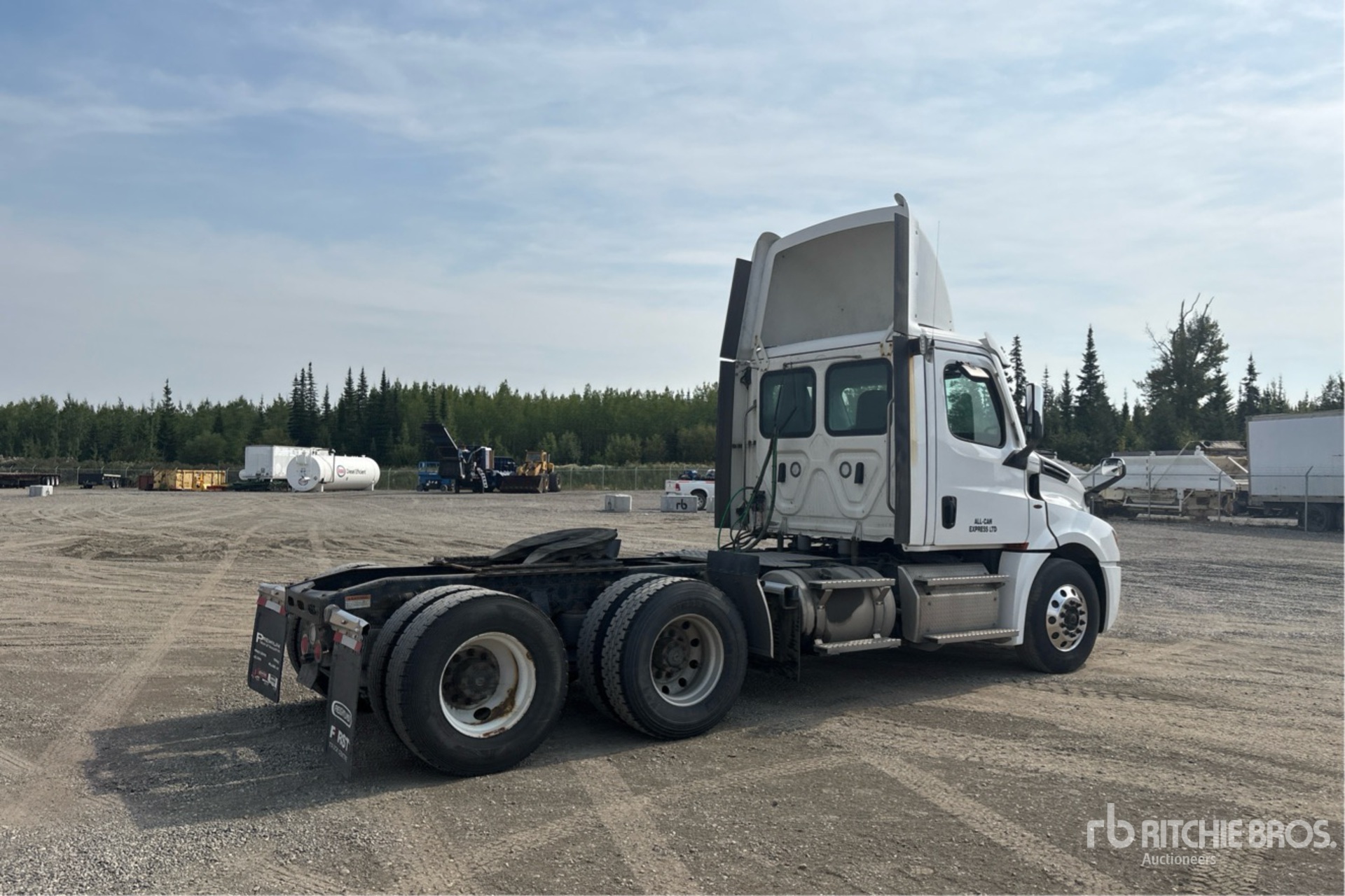 2021 Freightliner CASCADIA 126