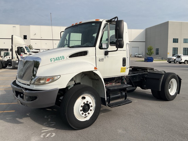2007 International 4400 4x2 S/A Day Cab Truck Tractor