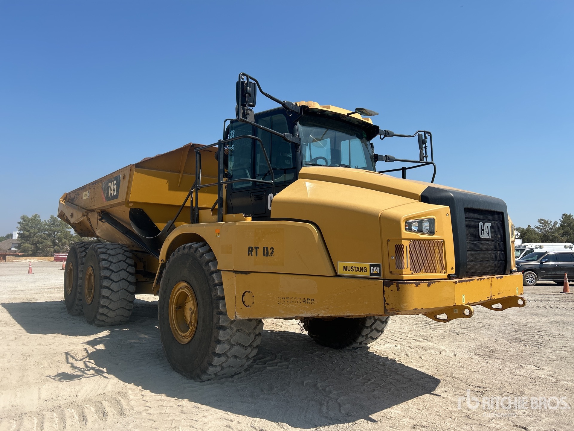 2019 Caterpillar 745