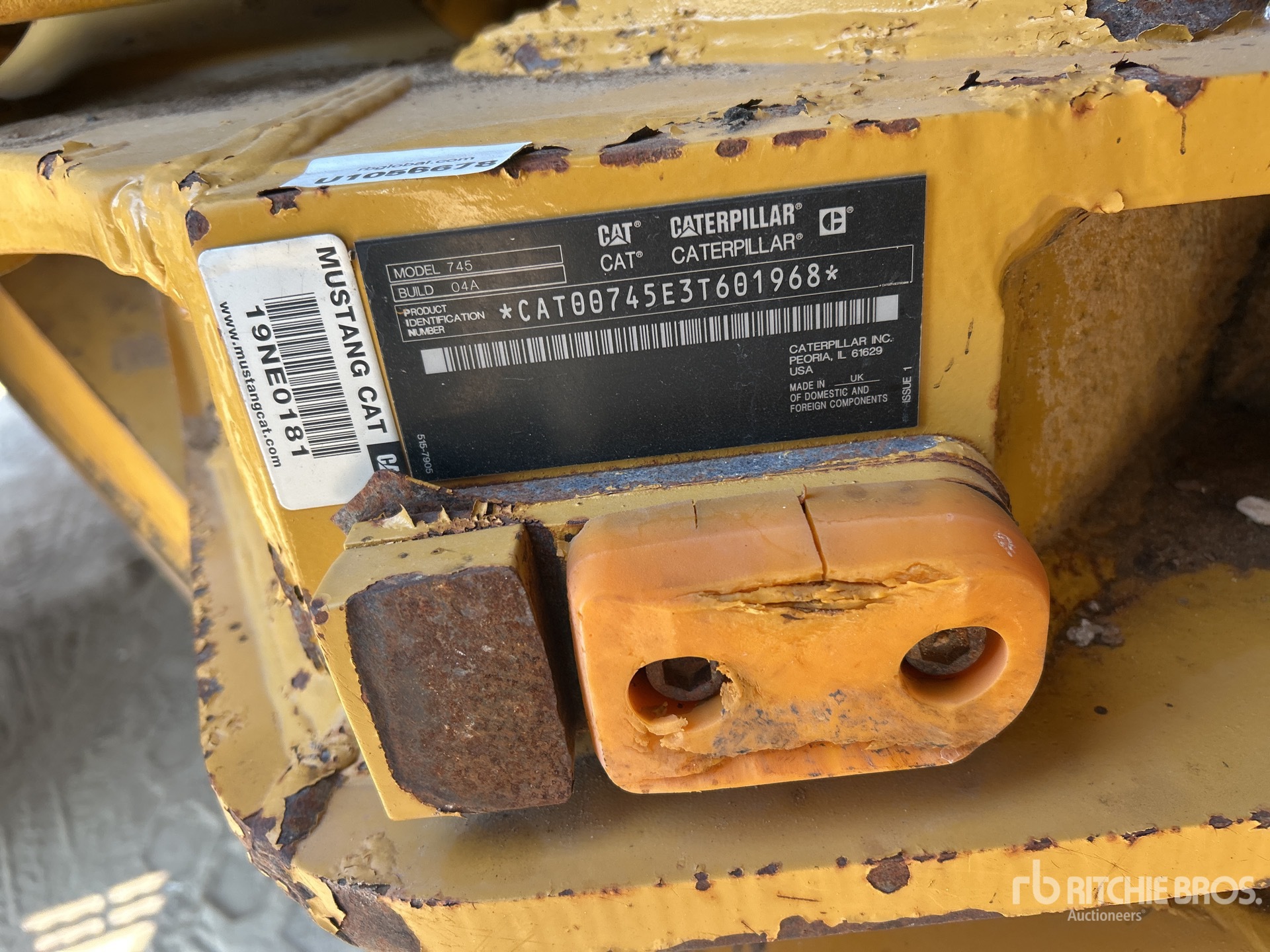 2019 Caterpillar 745