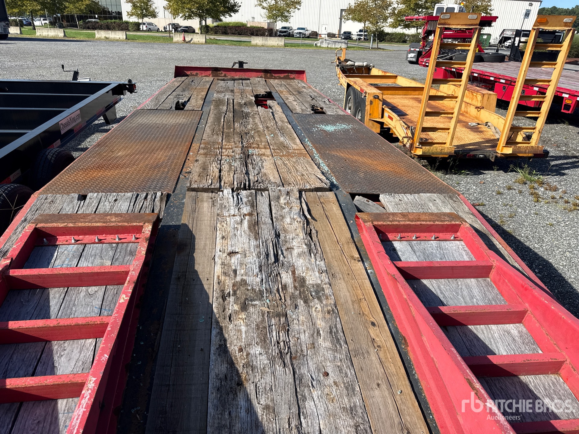 2007 Talbert 27 ft T/A