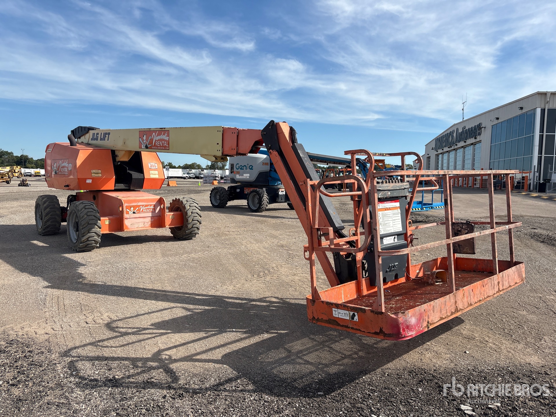2014 JLG 660SJ