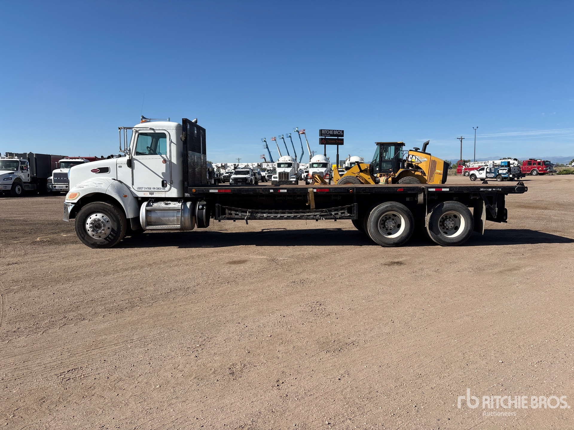2016 Peterbilt 348