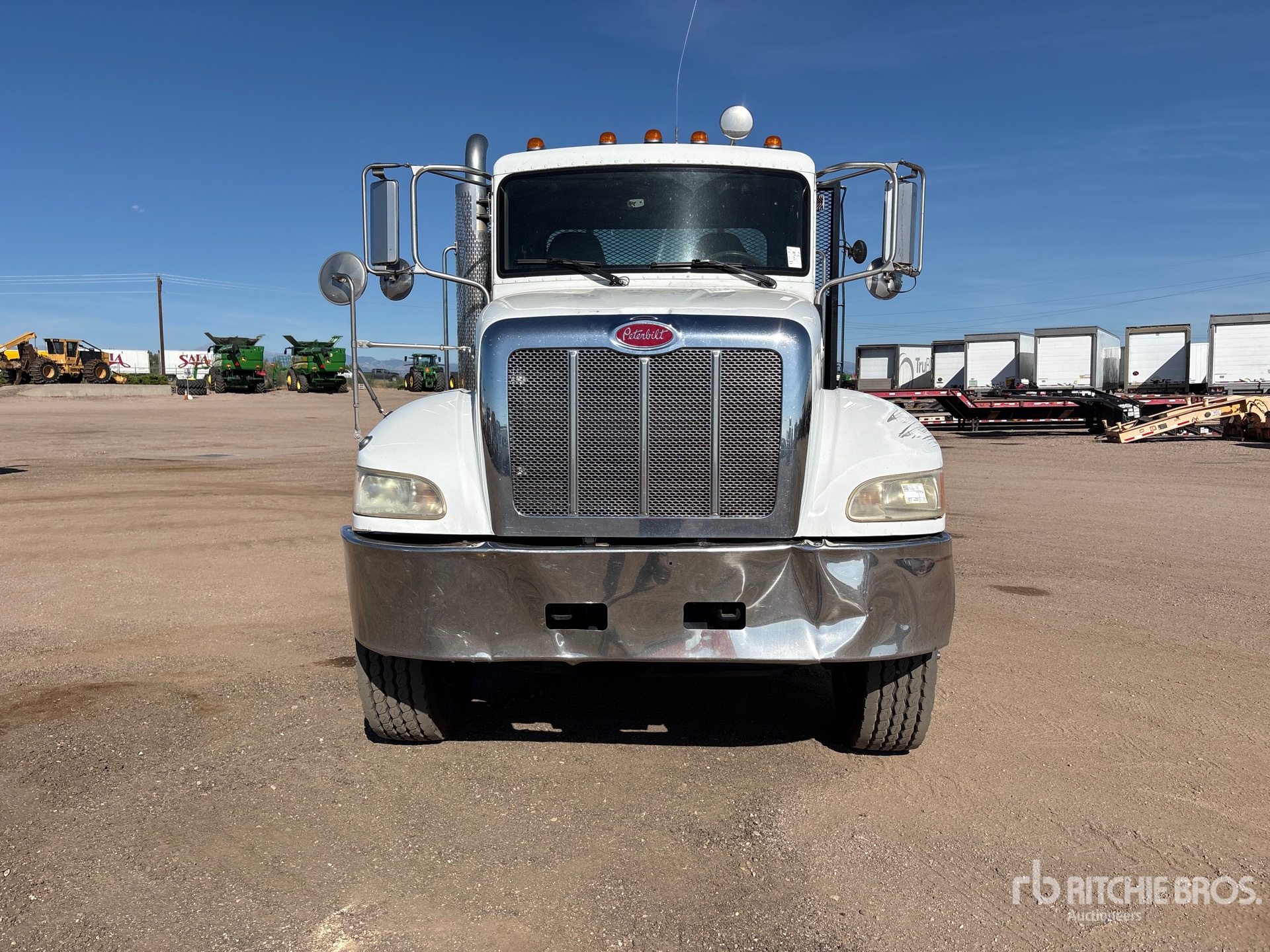 2016 Peterbilt 348