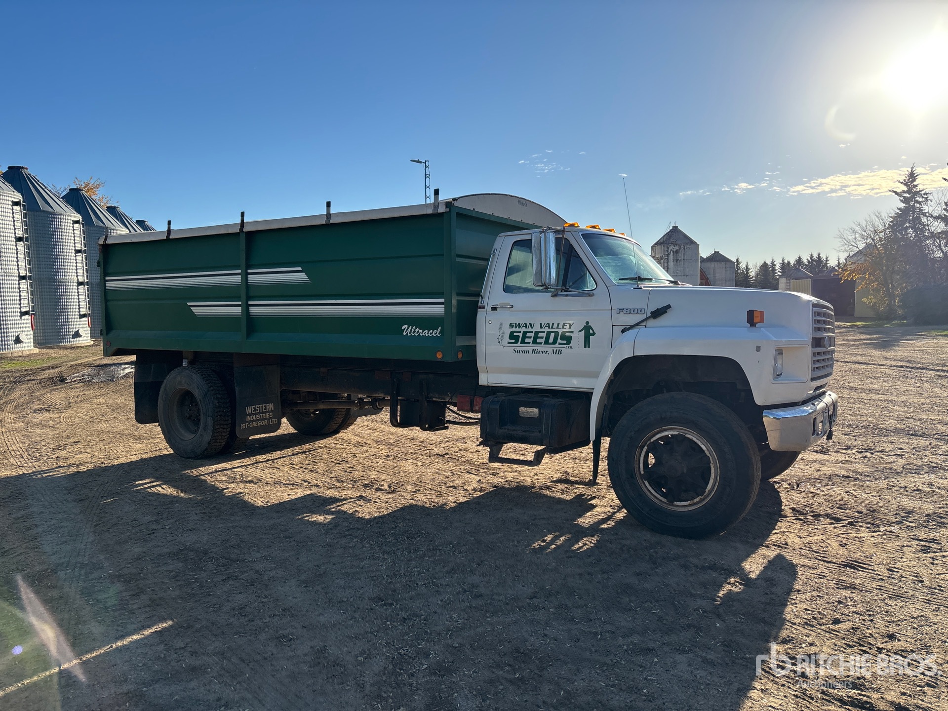 1989 Ford 800