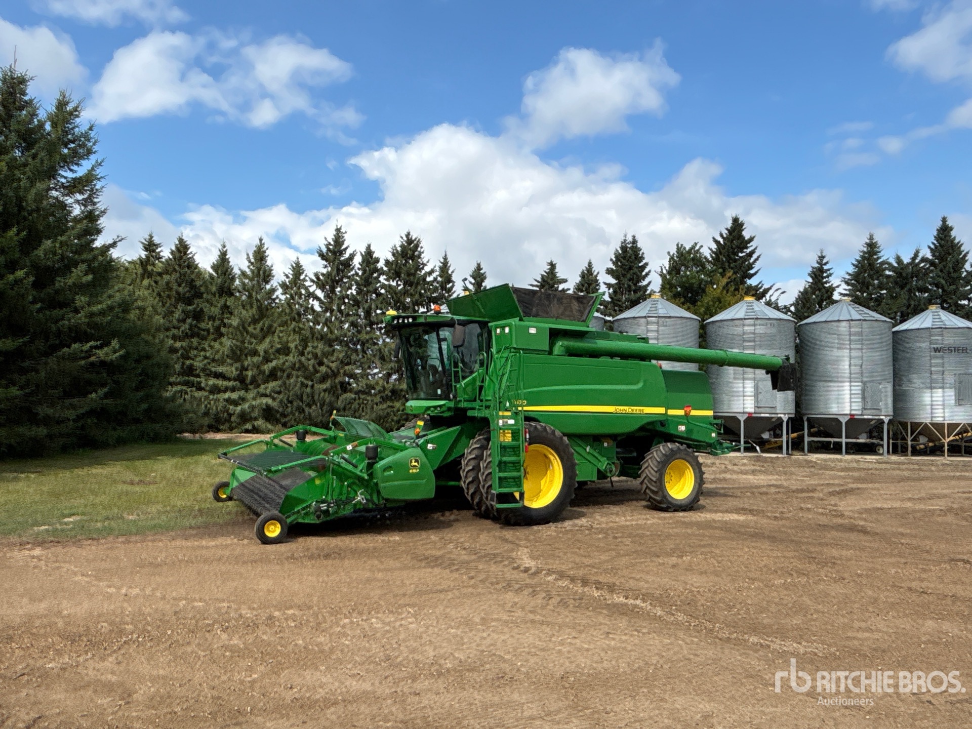 2013 John Deere T670