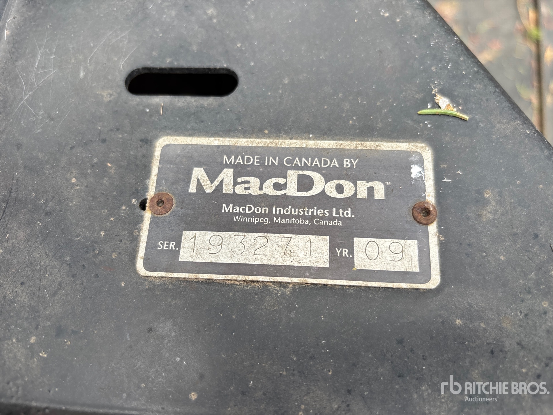 2009 Macdon M100