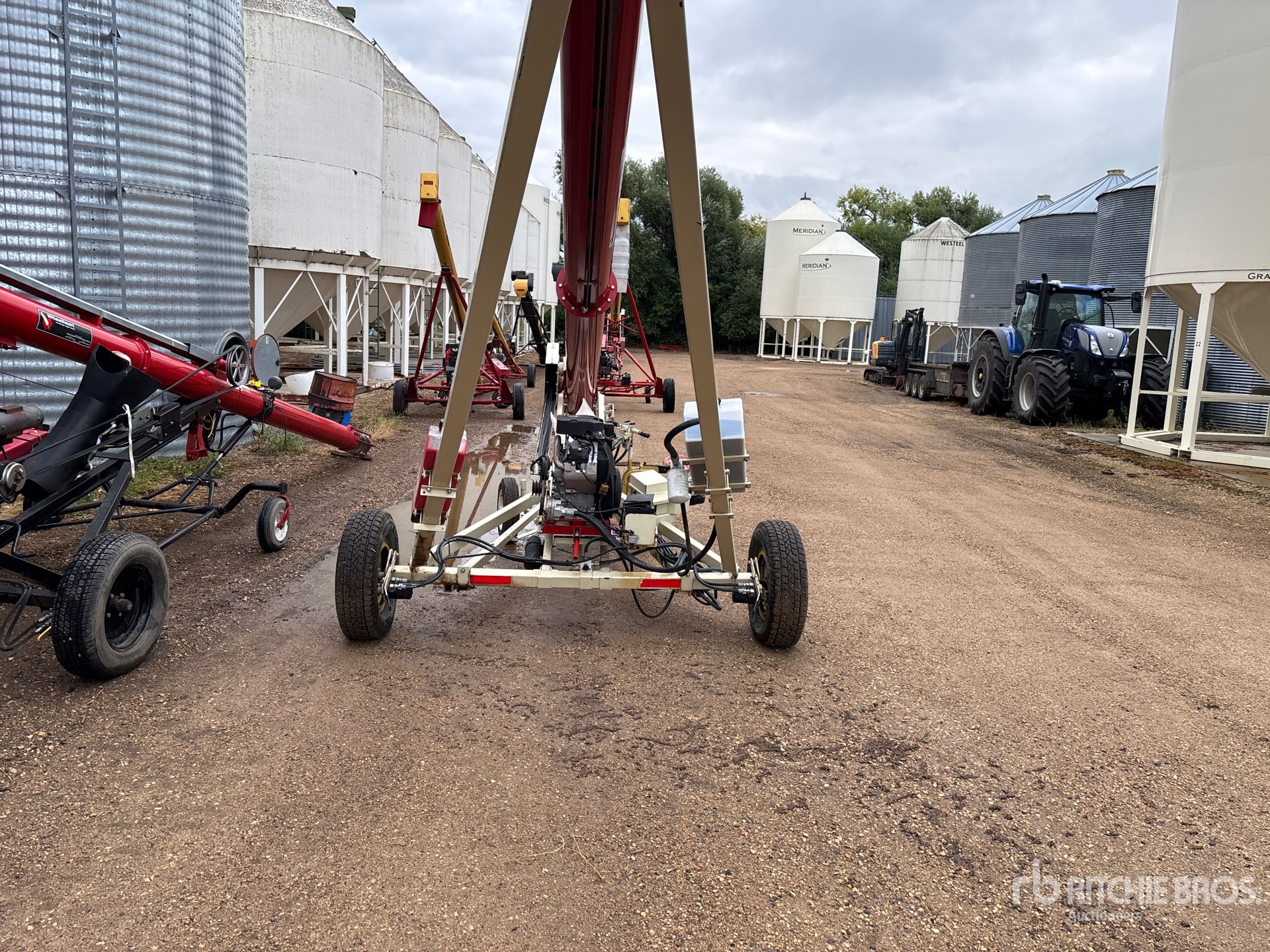 Farm King 1041