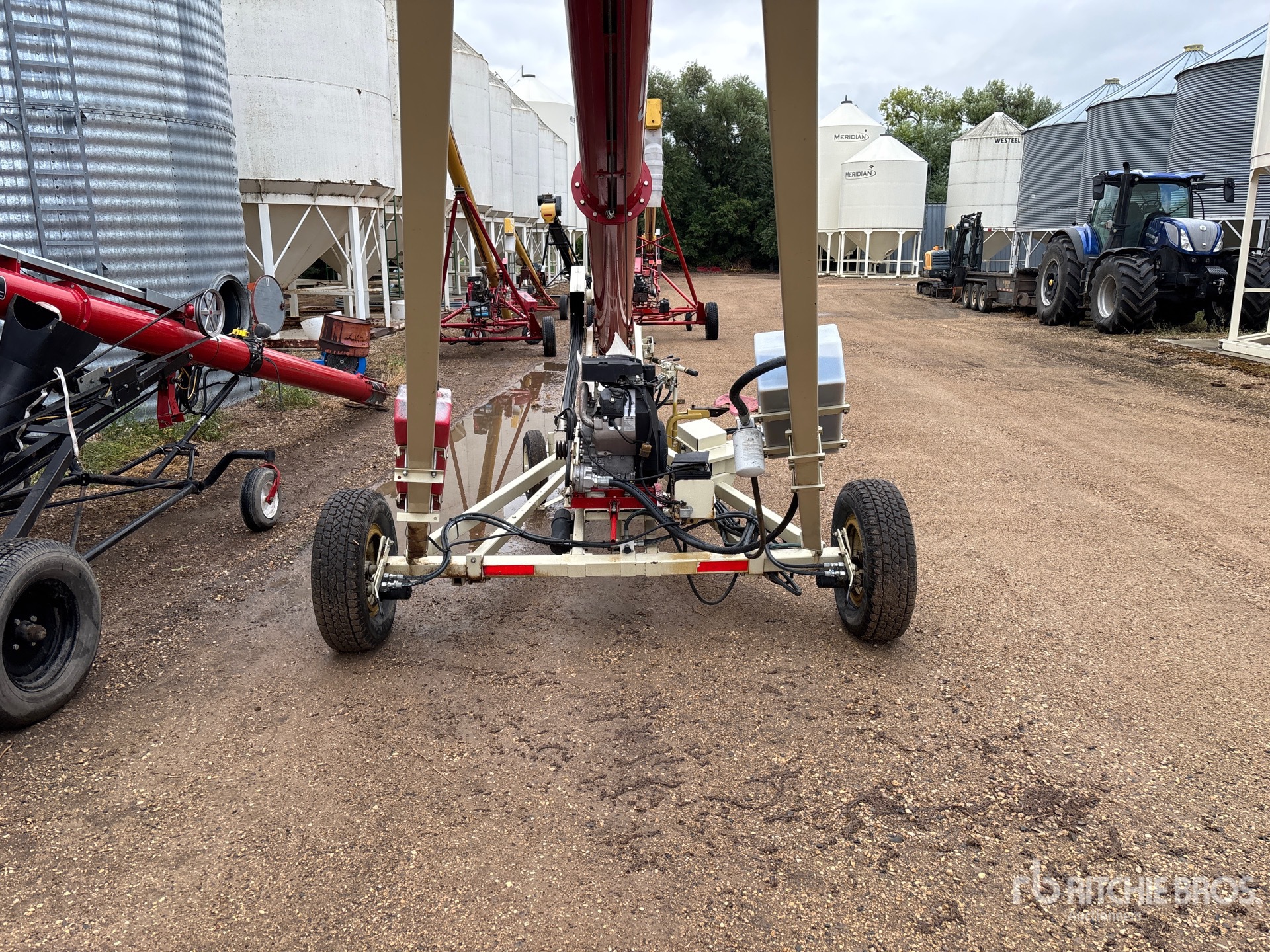 Farm King 1041