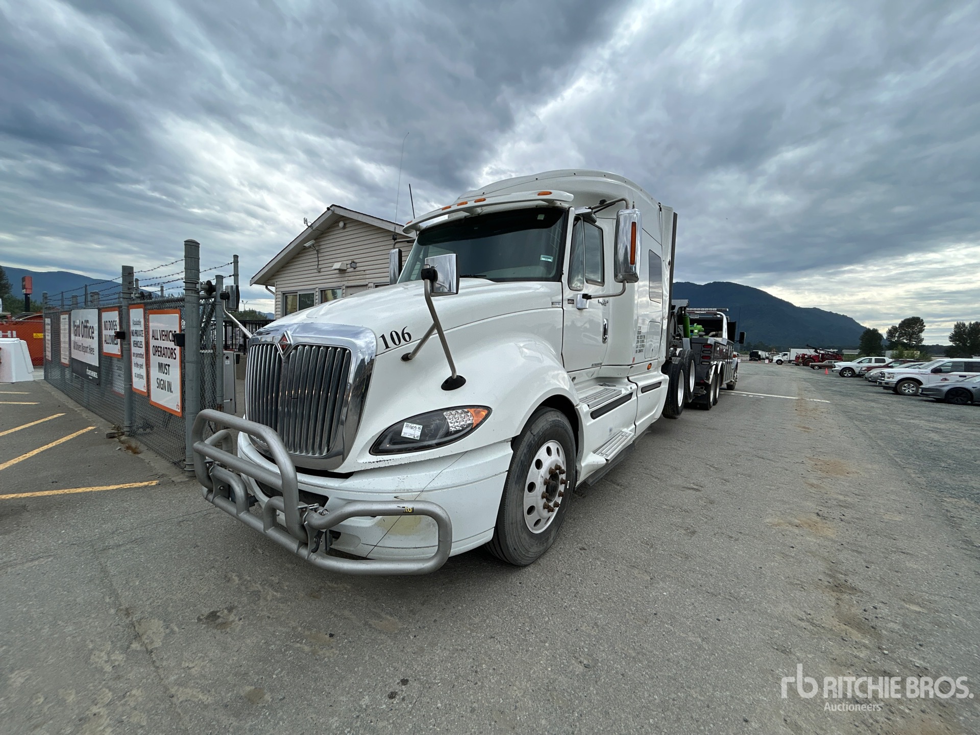 2012 International PROSTAR+ 122