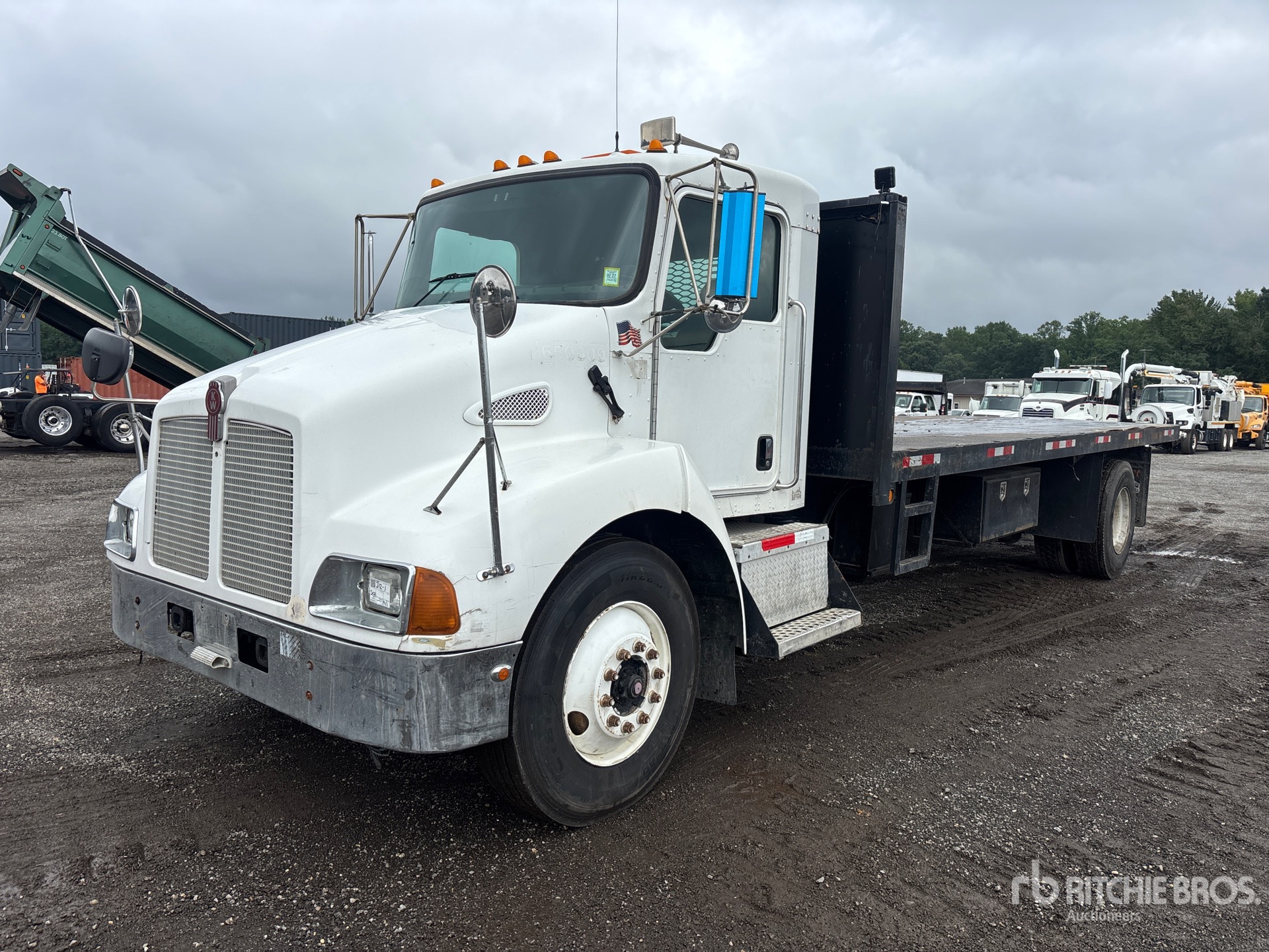 2003 Kenworth T300