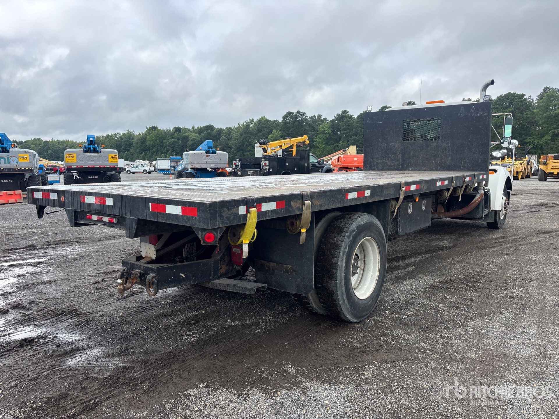2003 Kenworth T300