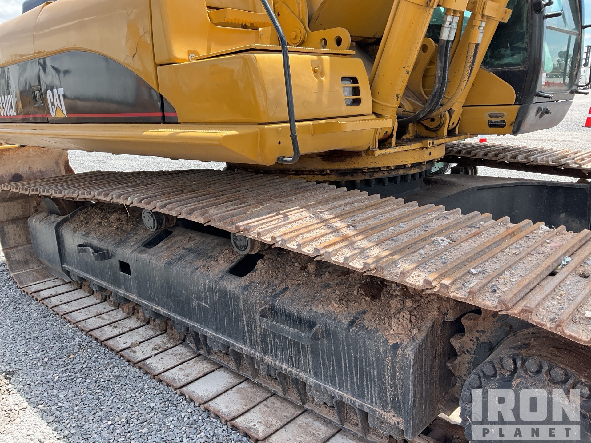 2005 Caterpillar 330C L