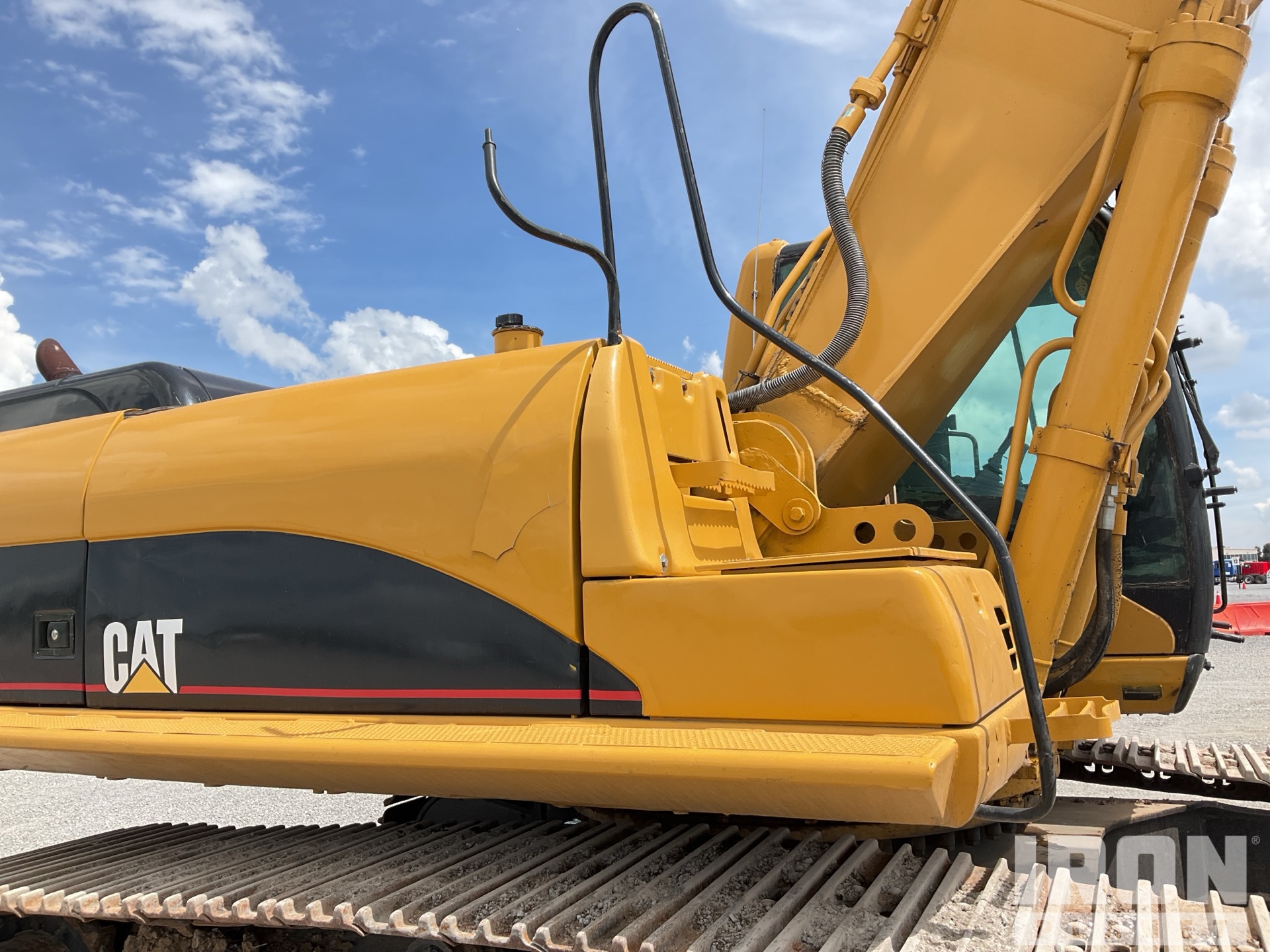 2005 Caterpillar 330C L