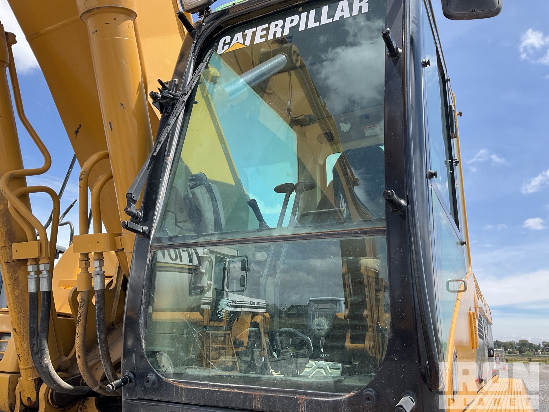 2005 Caterpillar 330C L